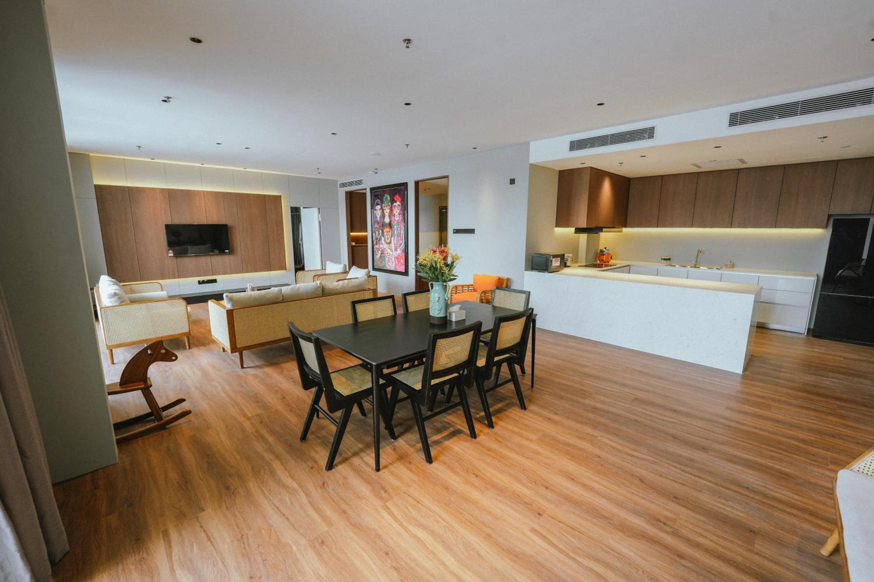 Deluxe Suite - Photo 22