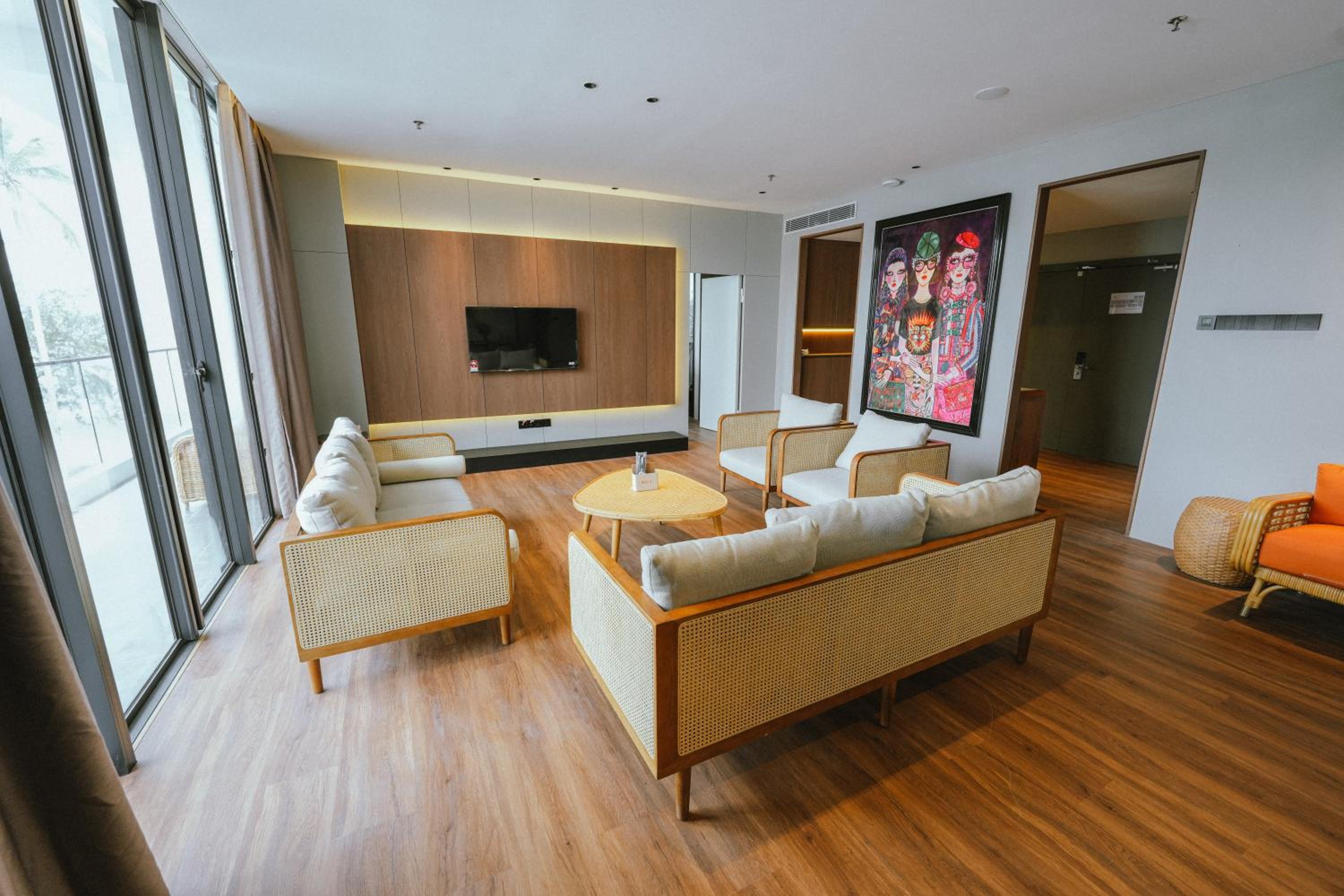 Deluxe Suite - Photo 27