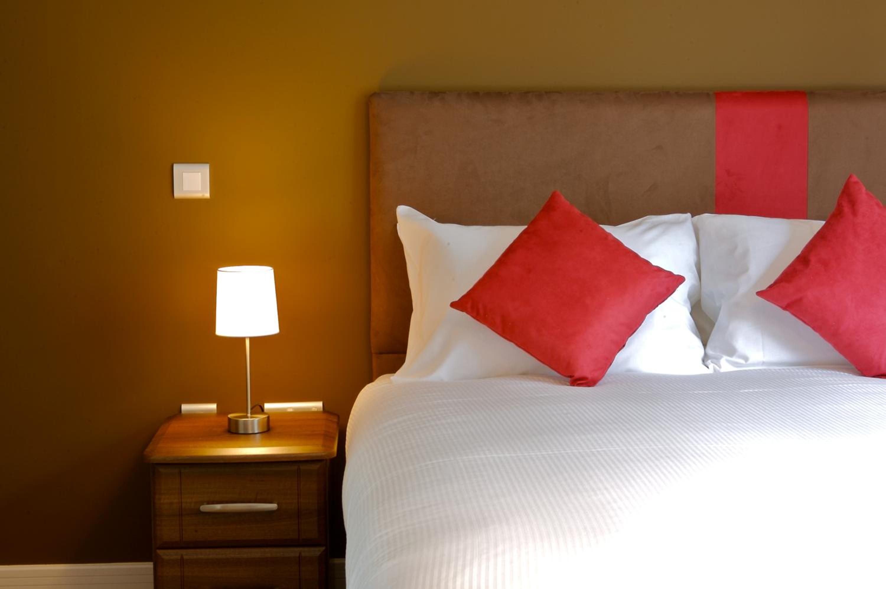 One-Bedroom Suite - Photo 12