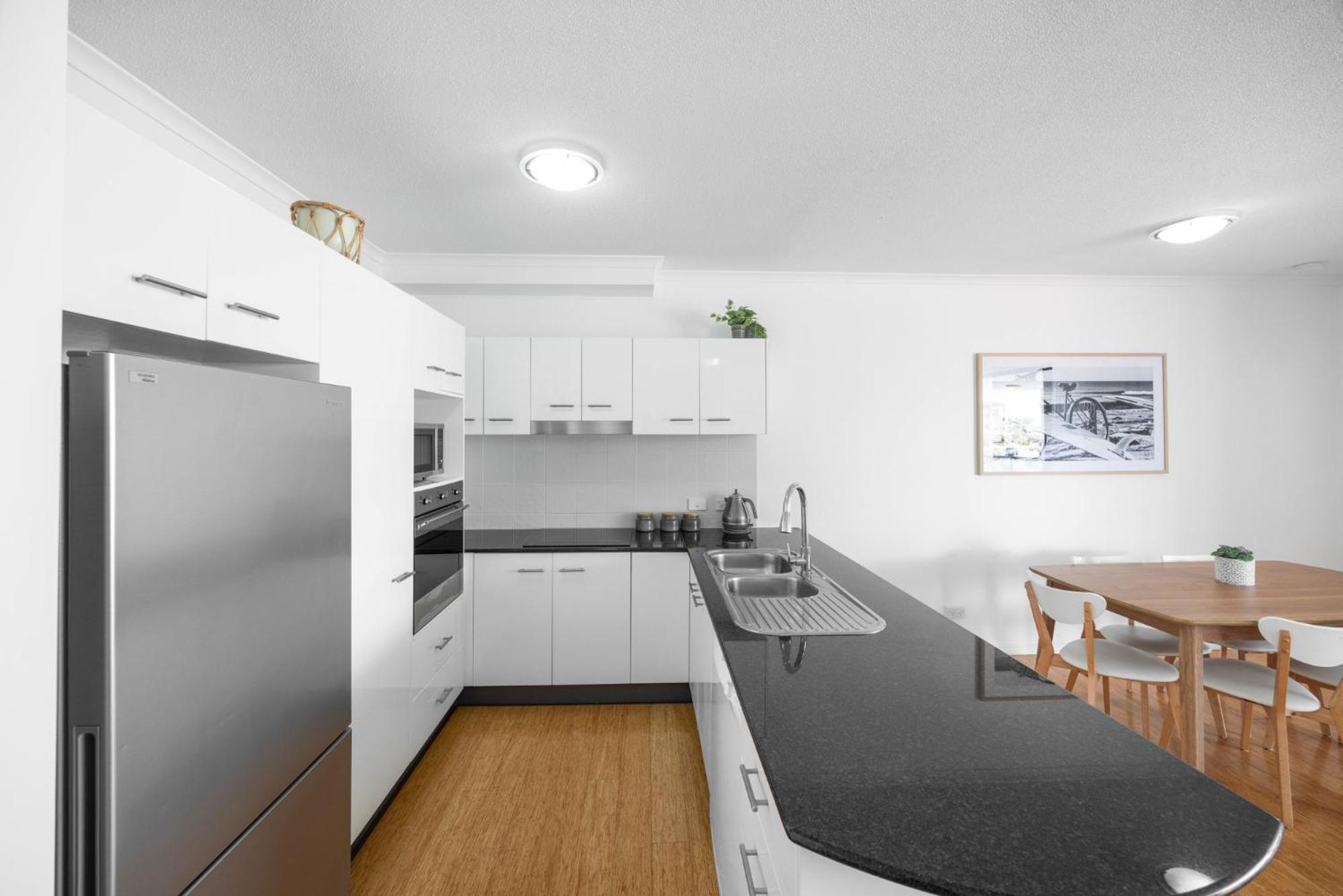 Two-Bedroom Apartment with Ocean View photo 3