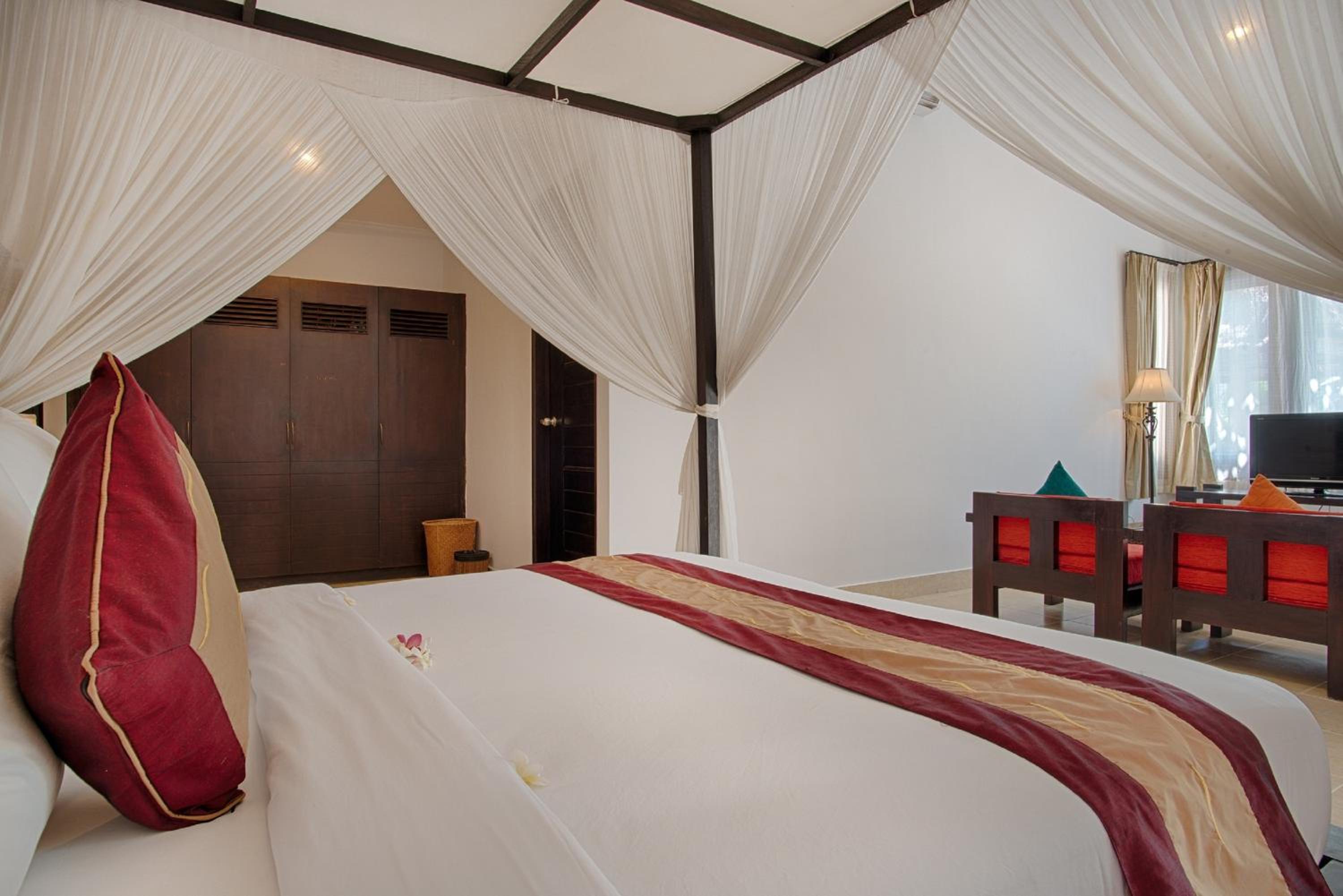 Two-Bedroom Villa with Private Pool - Photo 8