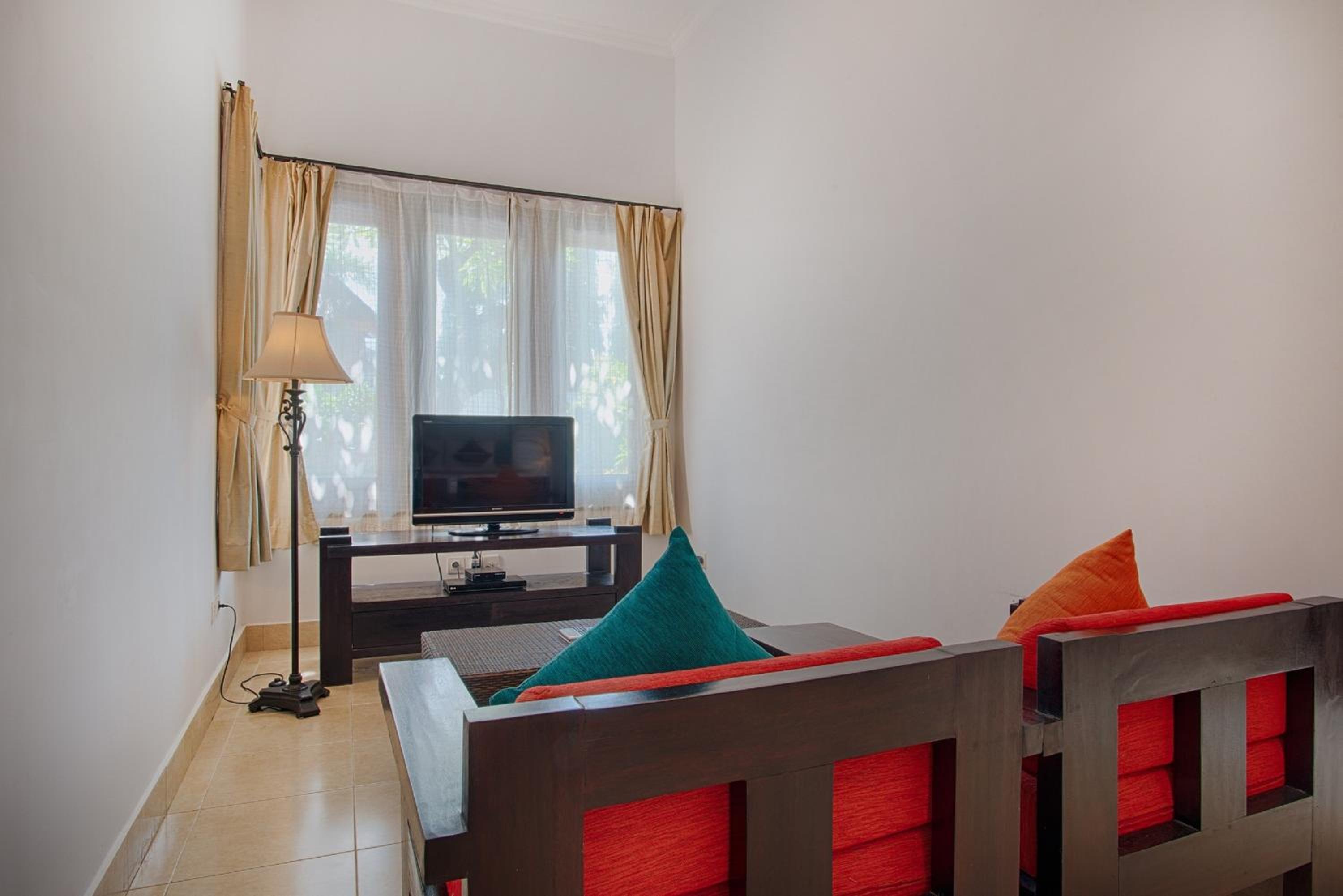 Two-Bedroom Villa with Private Pool - Photo 13