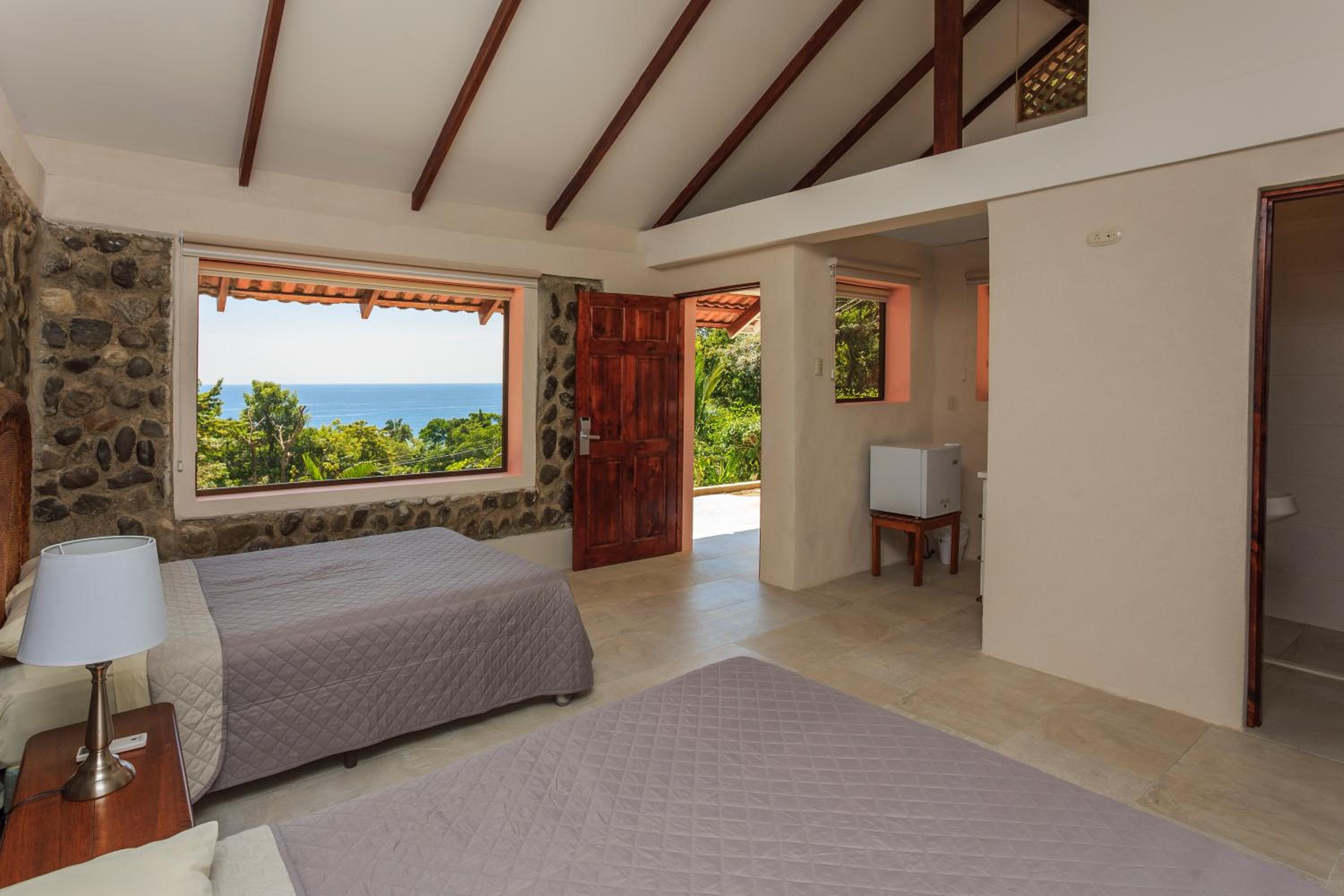 One bedroom villa (on the mountain, crossing the main street)