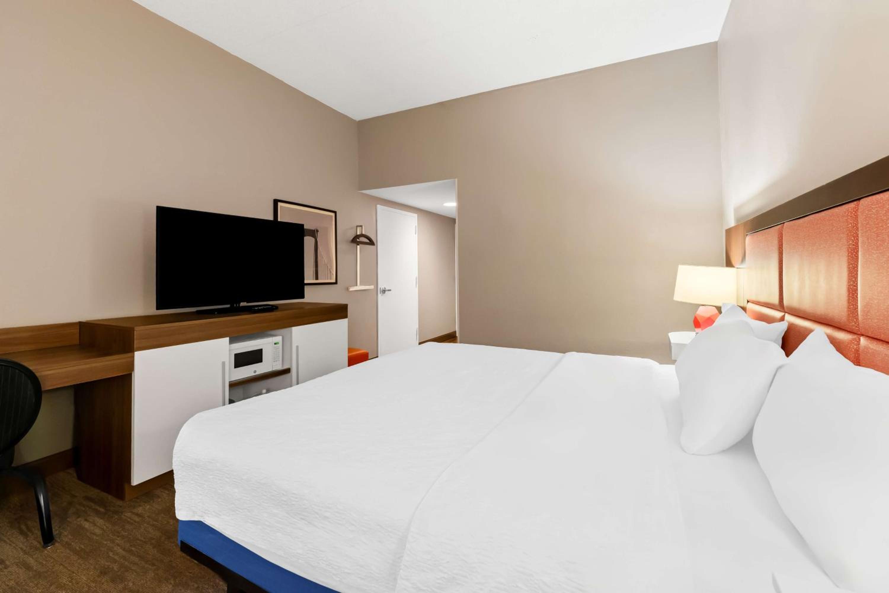 King Room - Mobility Access/Non-Smoking