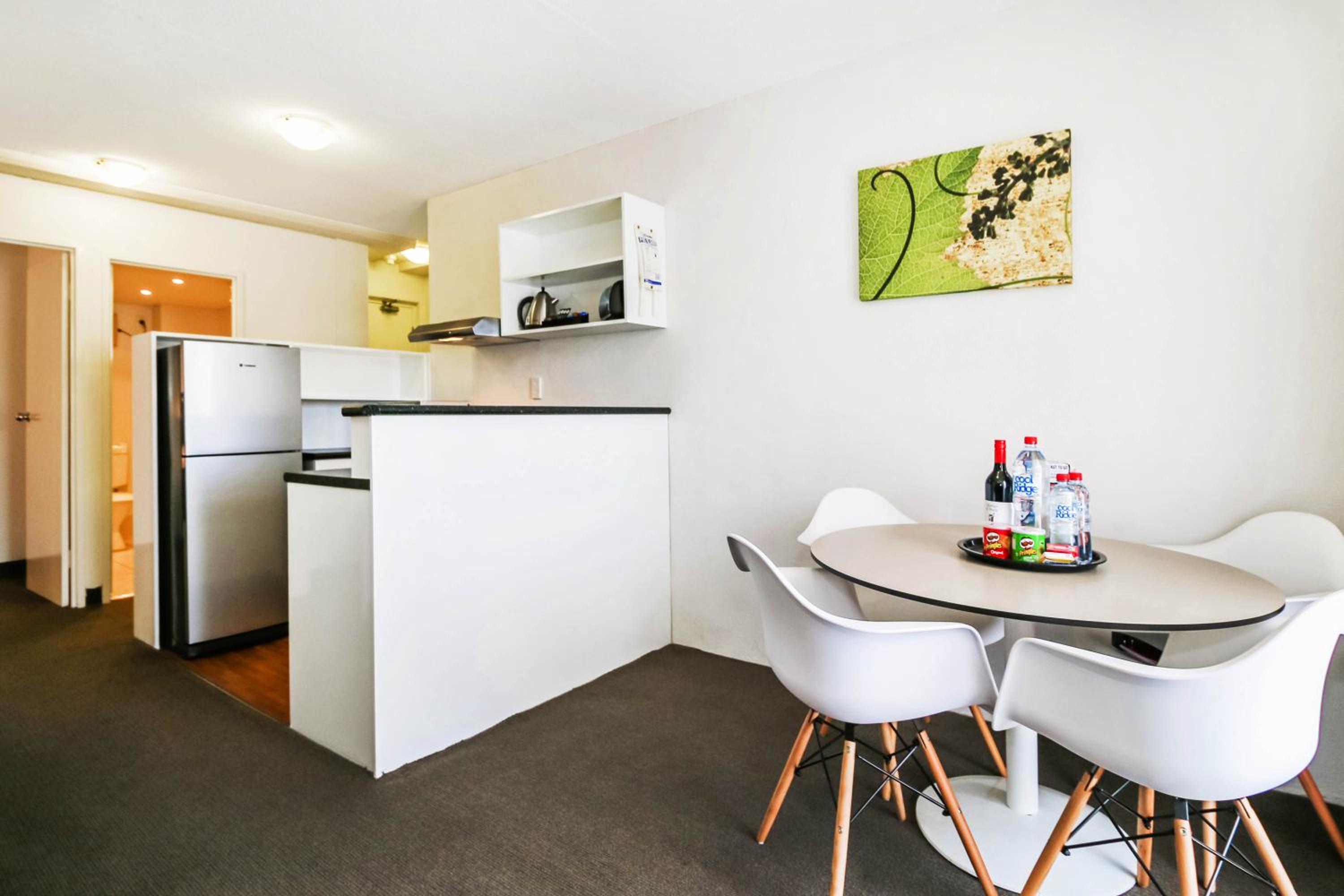 One-Bedroom Apartment - Photo 7