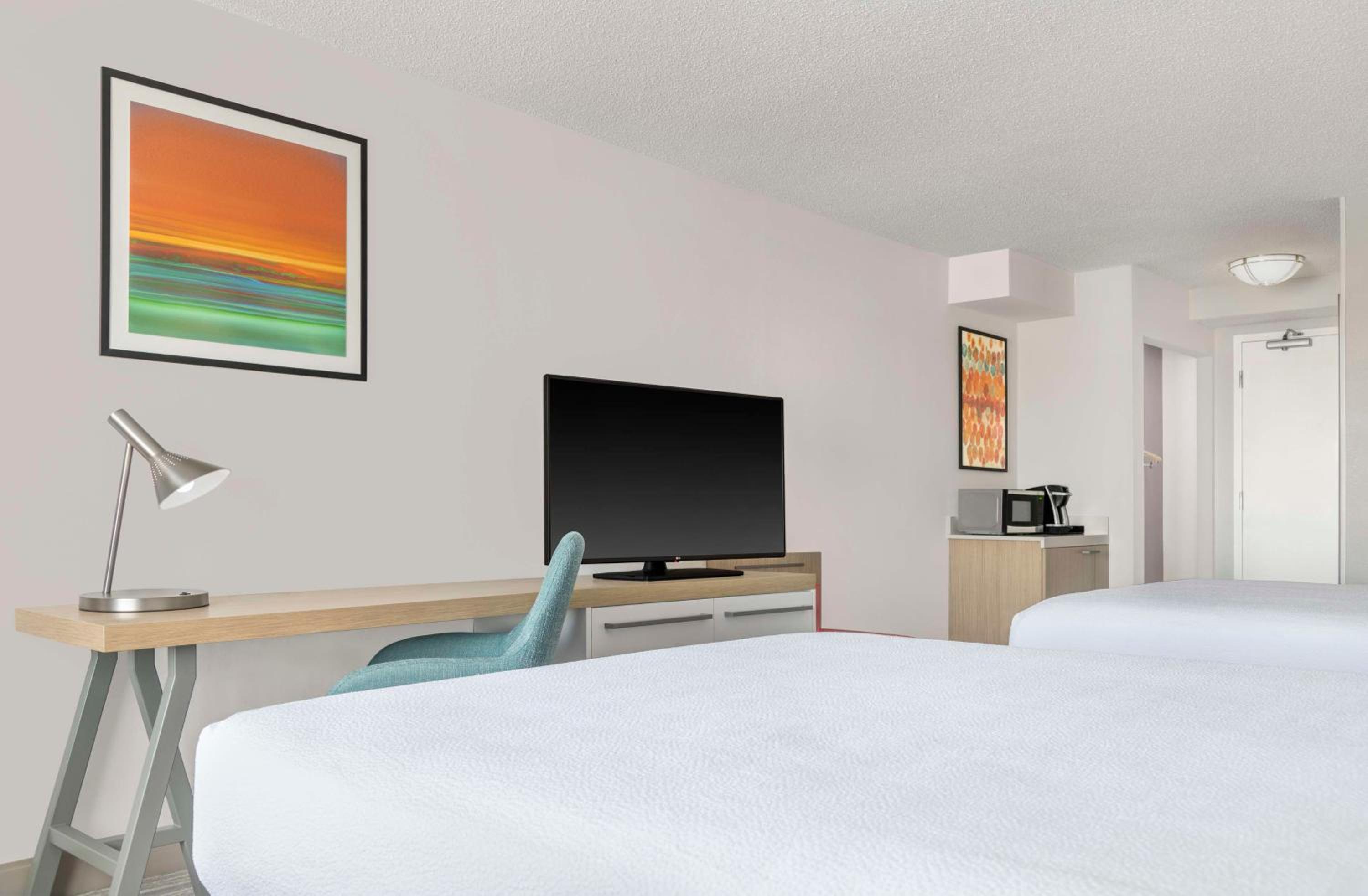Queen Room with Two Queen Beds - Hearing Access - Photo 2