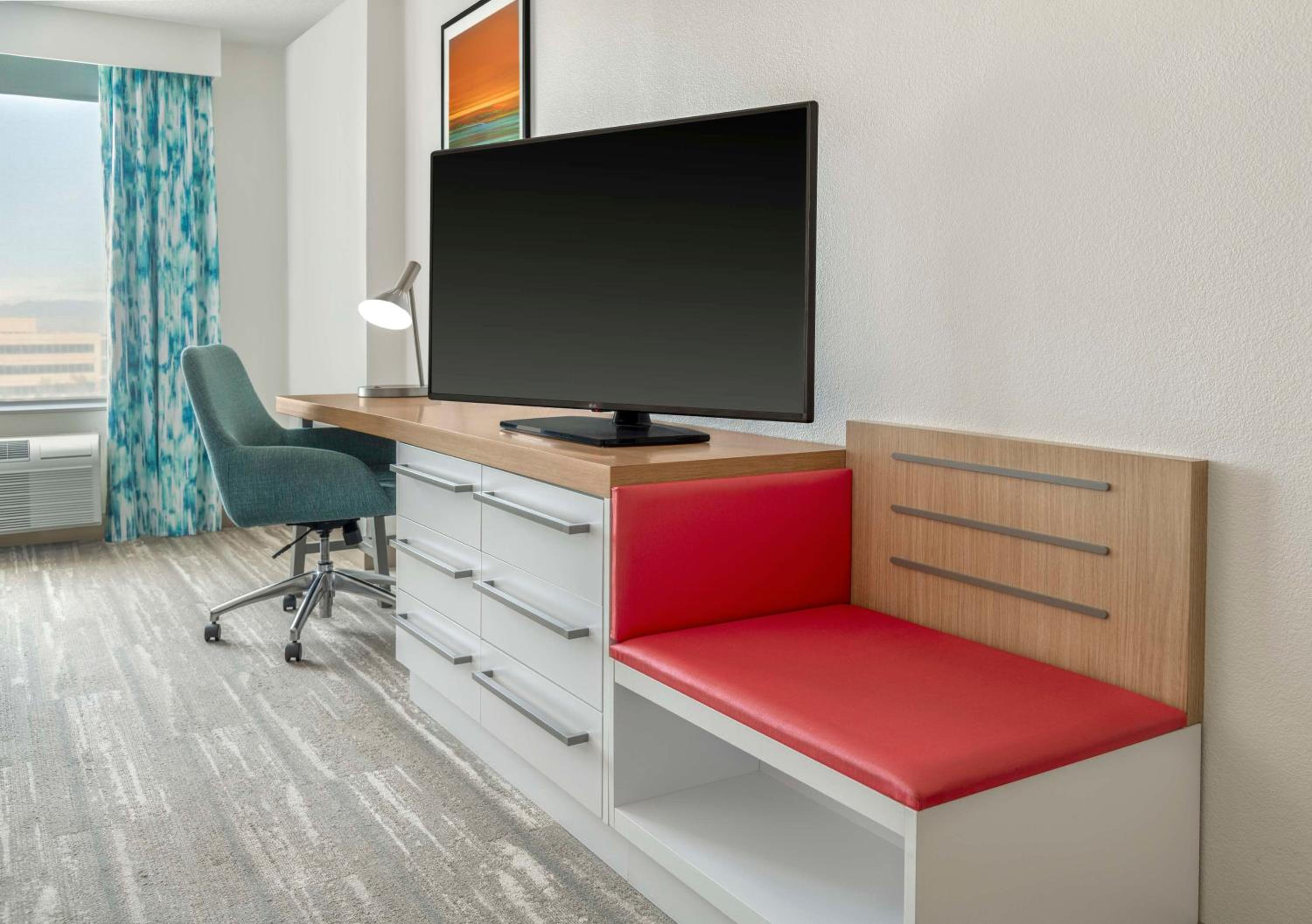 Queen Room with Two Queen Beds - Mobility Access - Photo 2