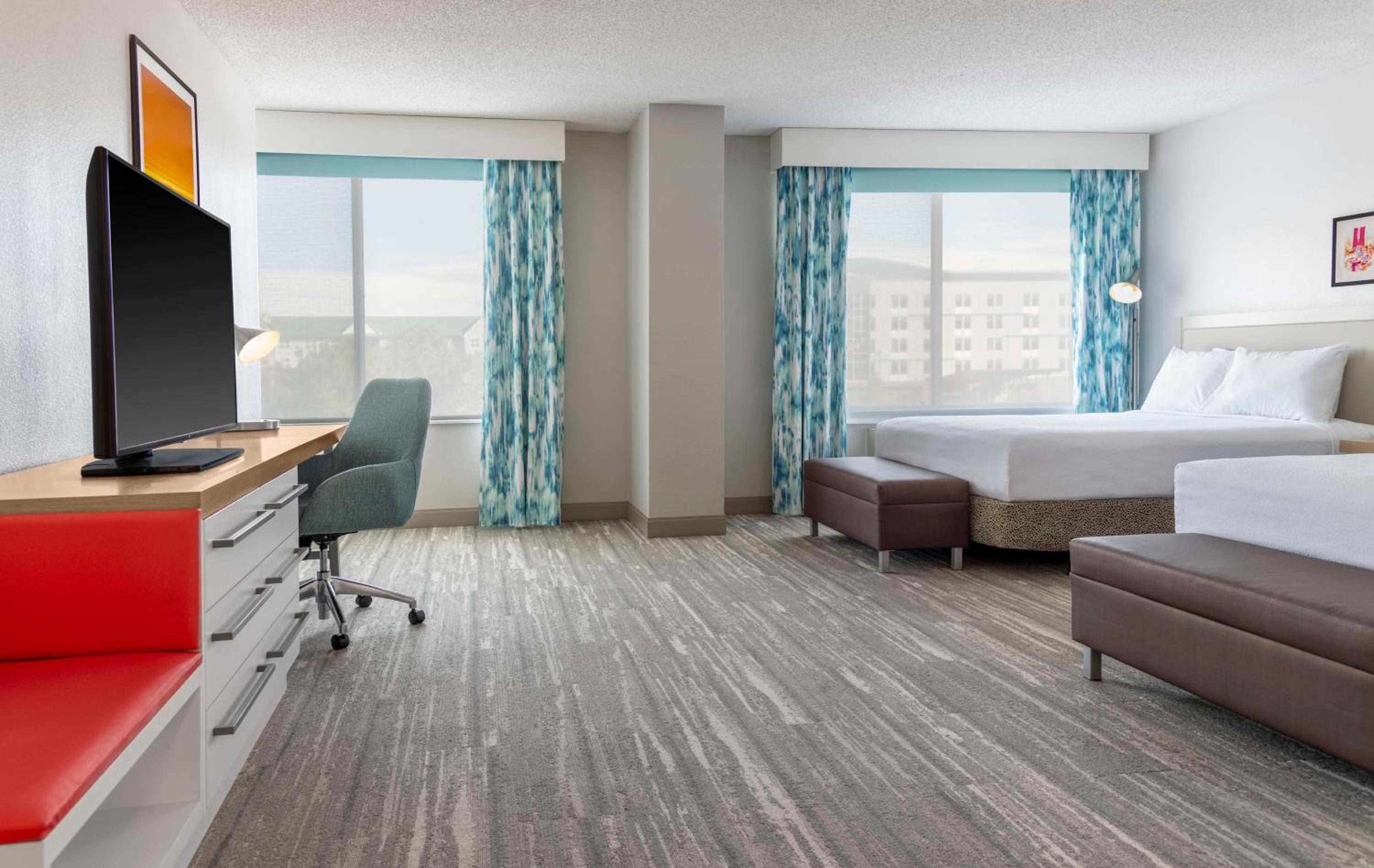 Queen Room with Two Queen Beds - Mobility Access - Photo 5