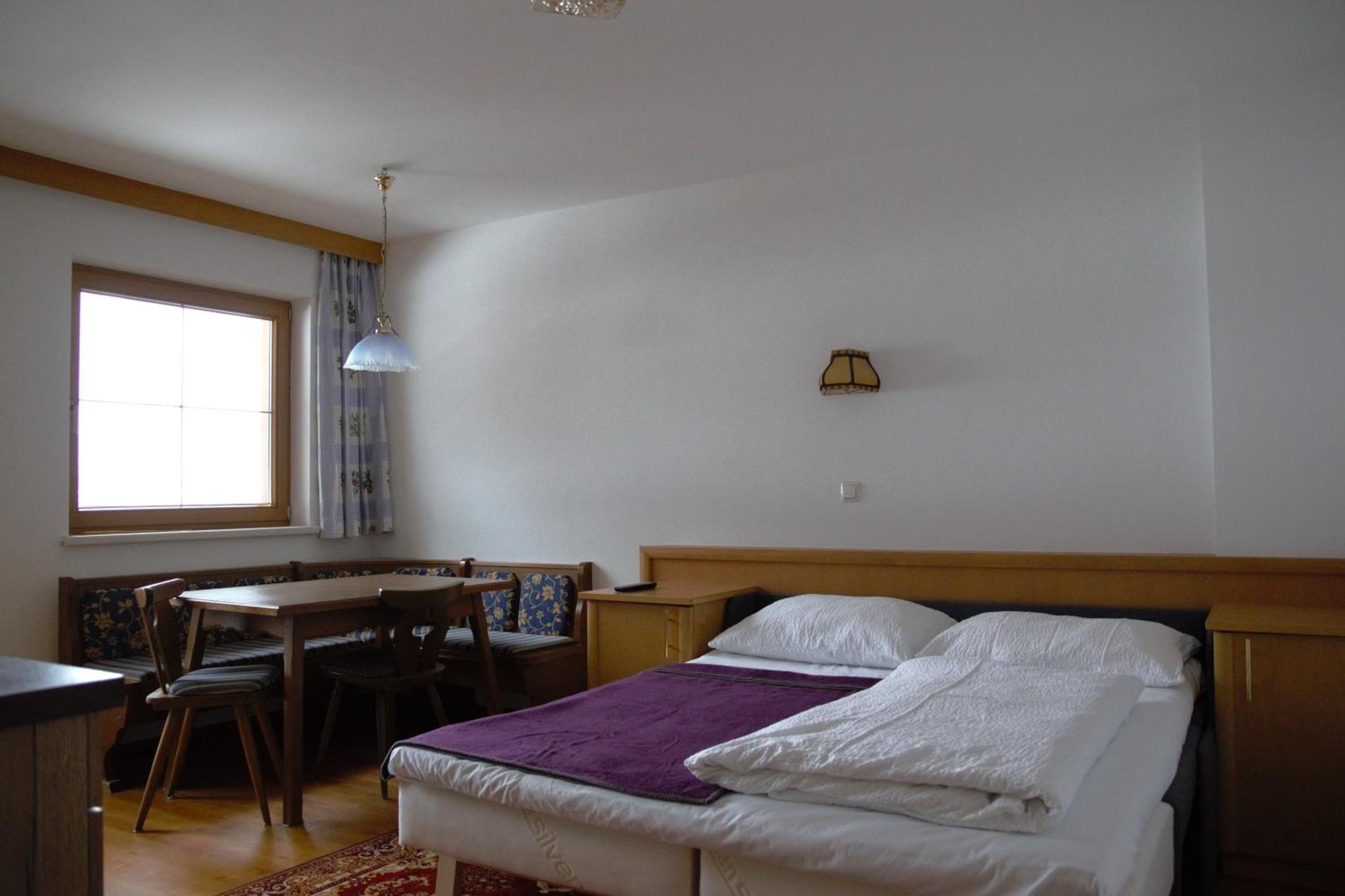 One-Bedroom Apartment photo 3