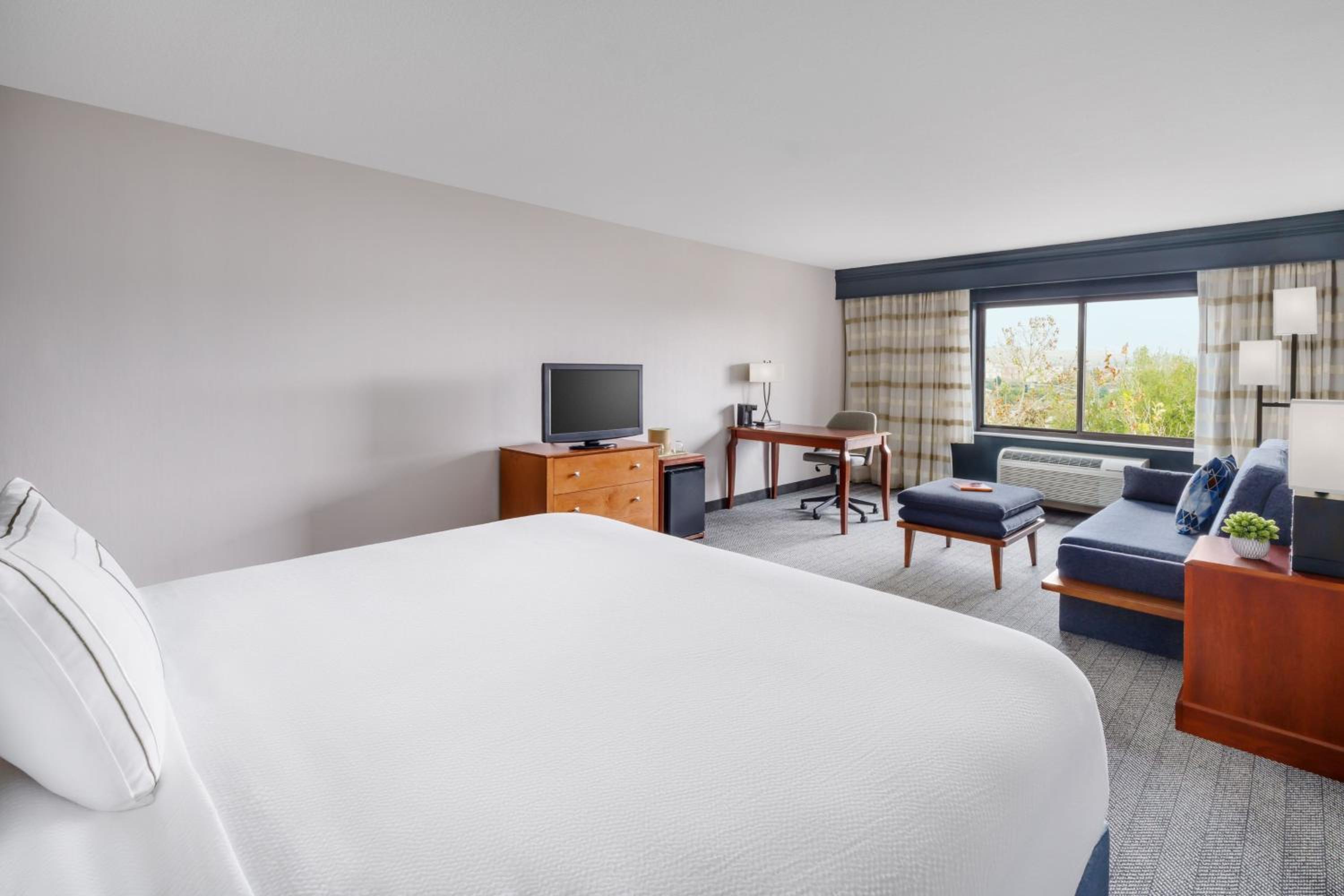 King Room with Bathtub - Mobility Access - Photo 3