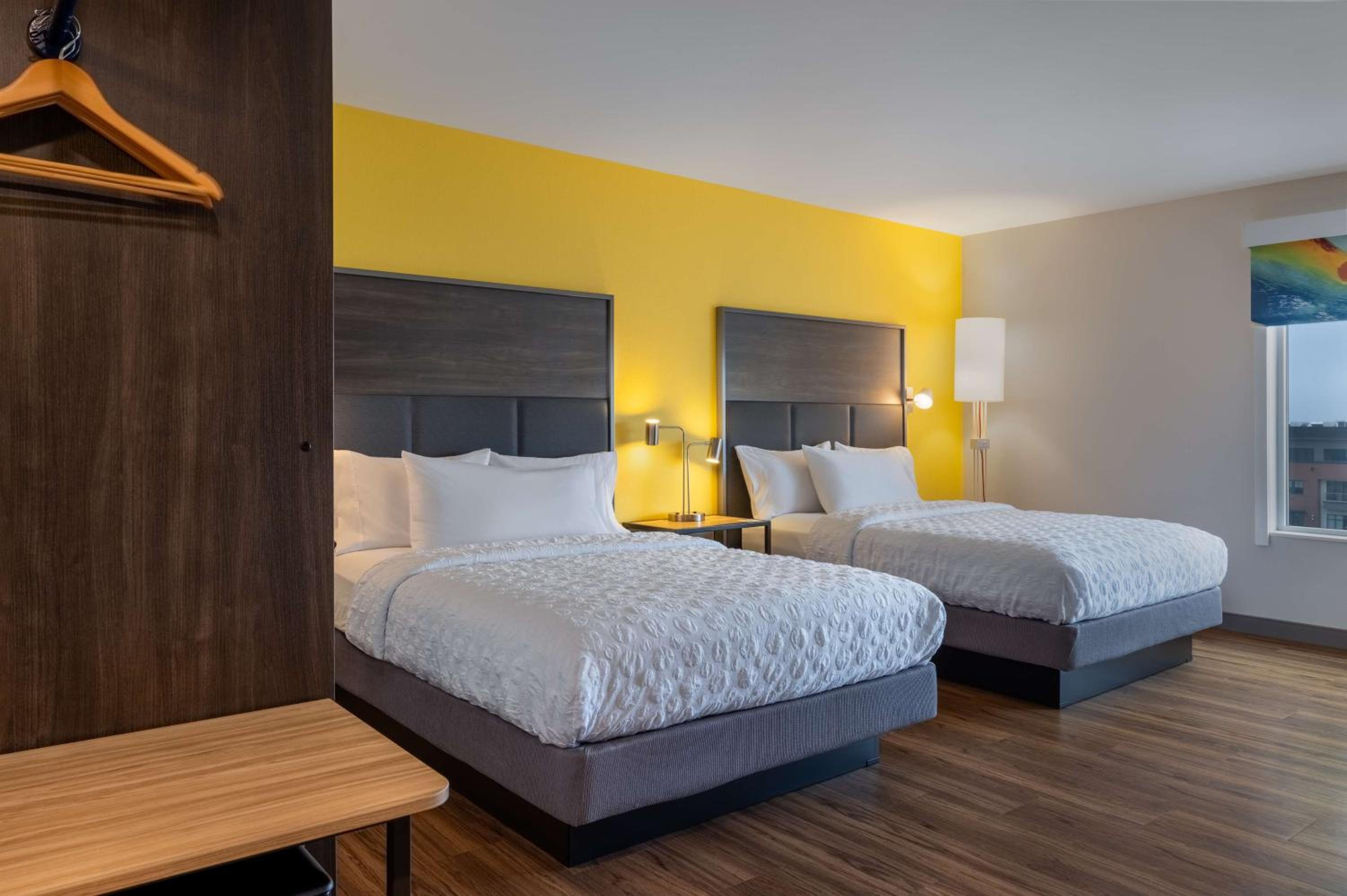 Queen Room with Two Queen Beds - Hearing Access - Photo 3