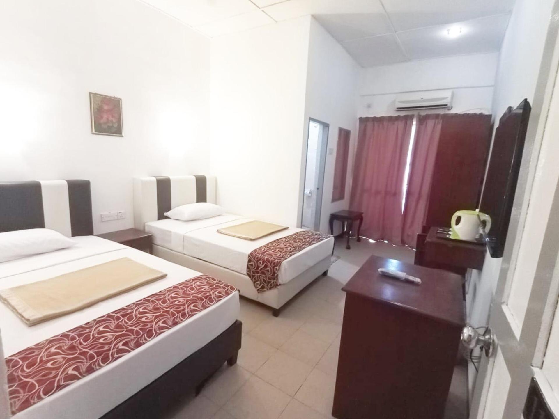 Deluxe Twin Room photo 3