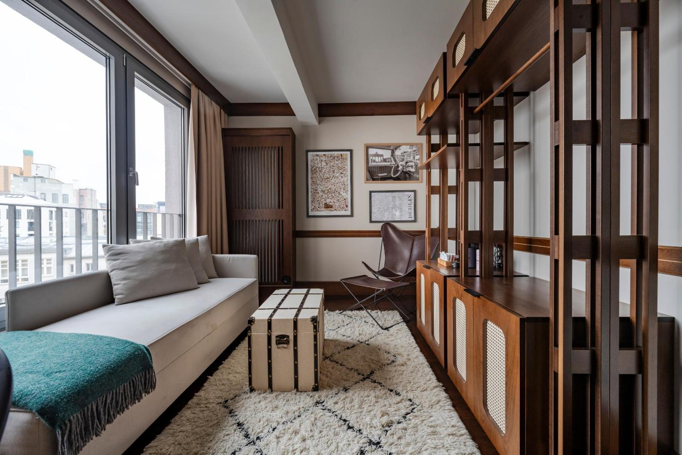 Extra Large Room with Separate Living Area photo 2