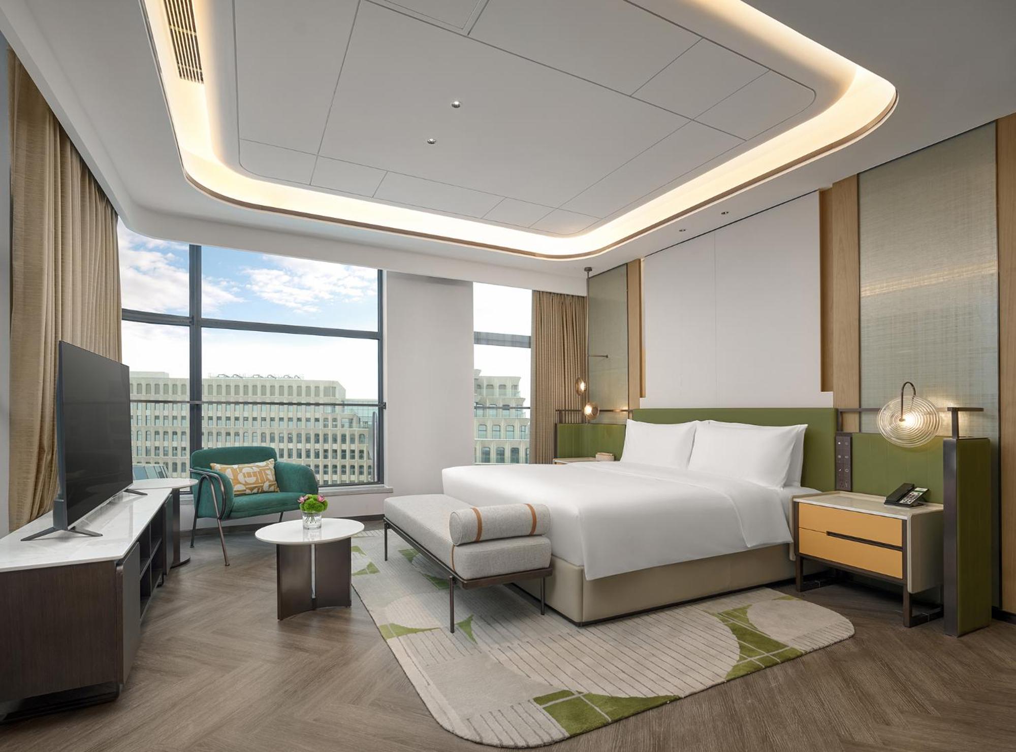 One-Bedroom Suite with Kitchen and Study Area