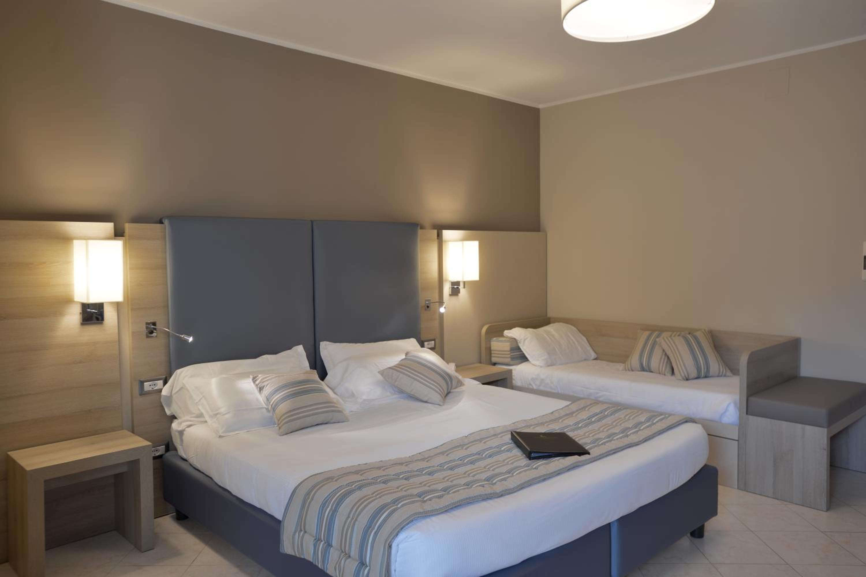 Standard Quadruple Room - Photo 1