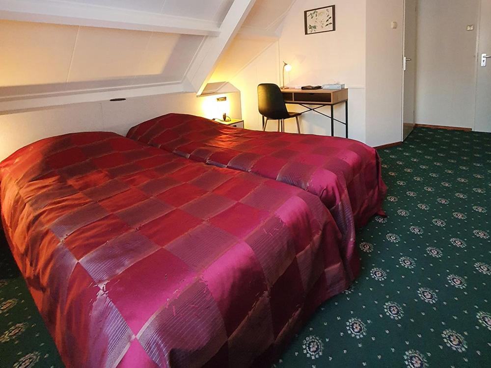 Budget Twin Room photo 2
