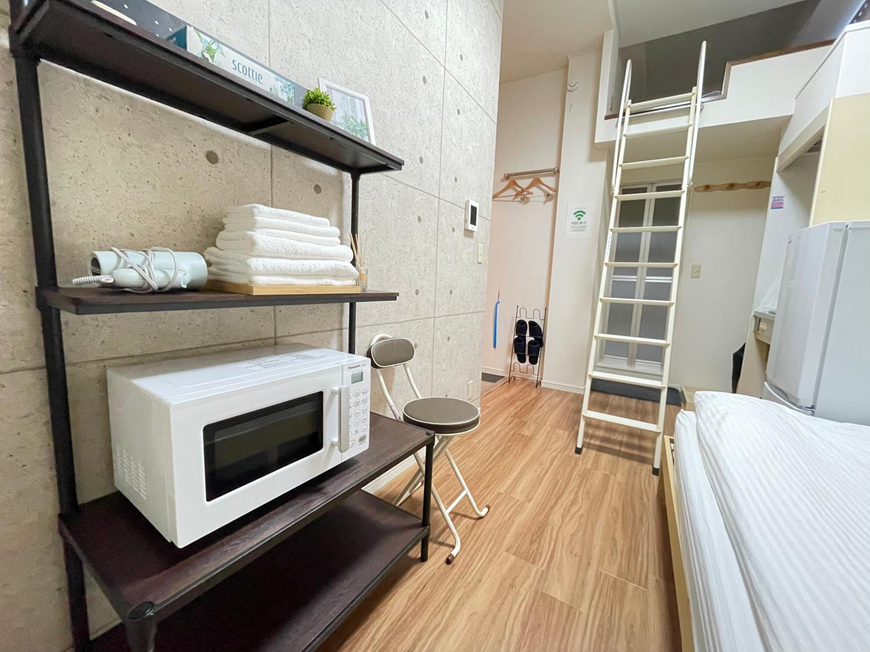 One-Bedroom Apartment photo 3