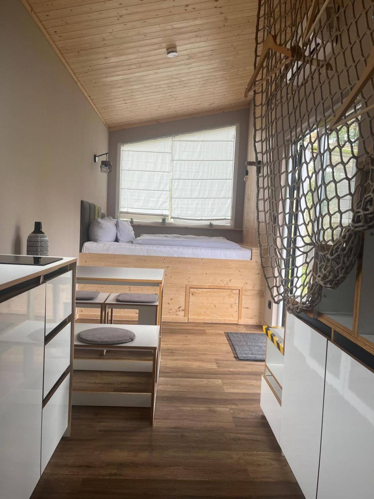Mobile Home photo 2