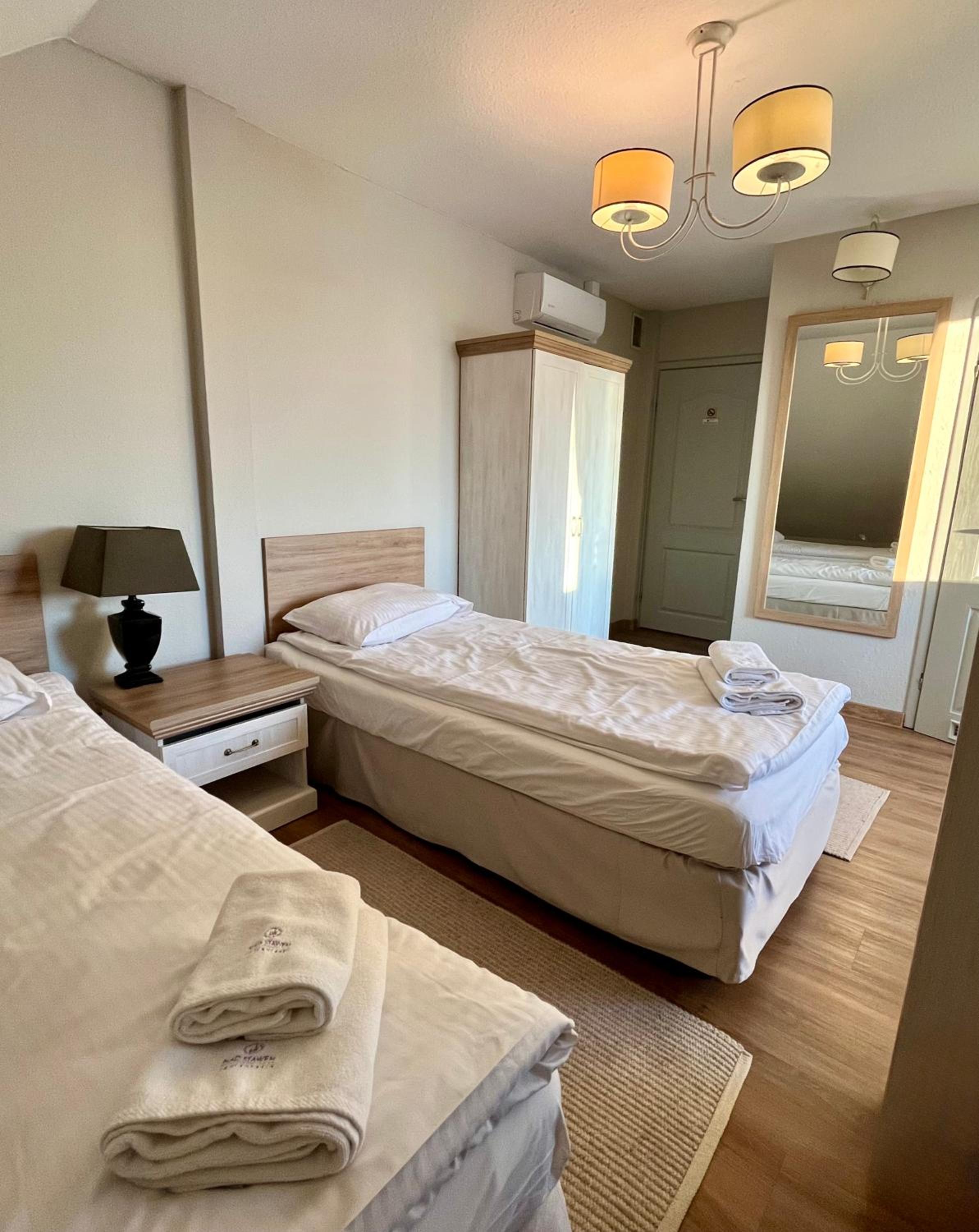 Twin Room - Photo 5