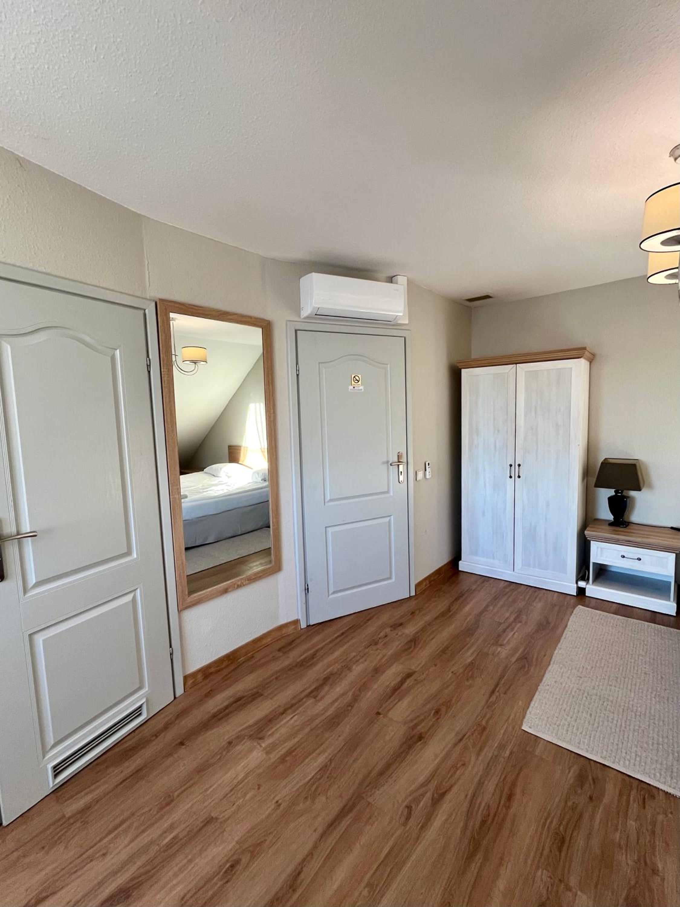 Twin Room - Photo 4