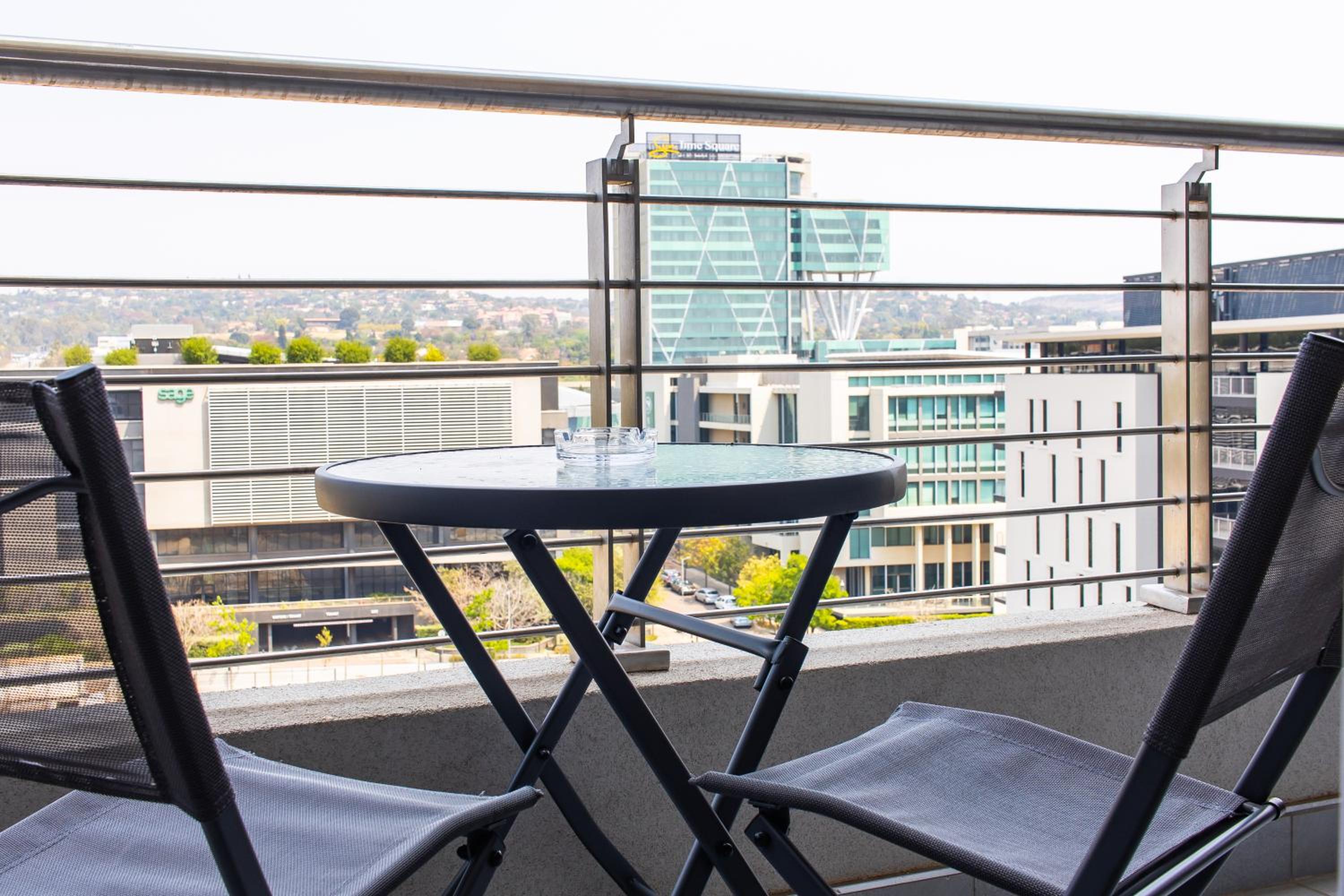 One-Bedroom Apartment with Balcony photo 3