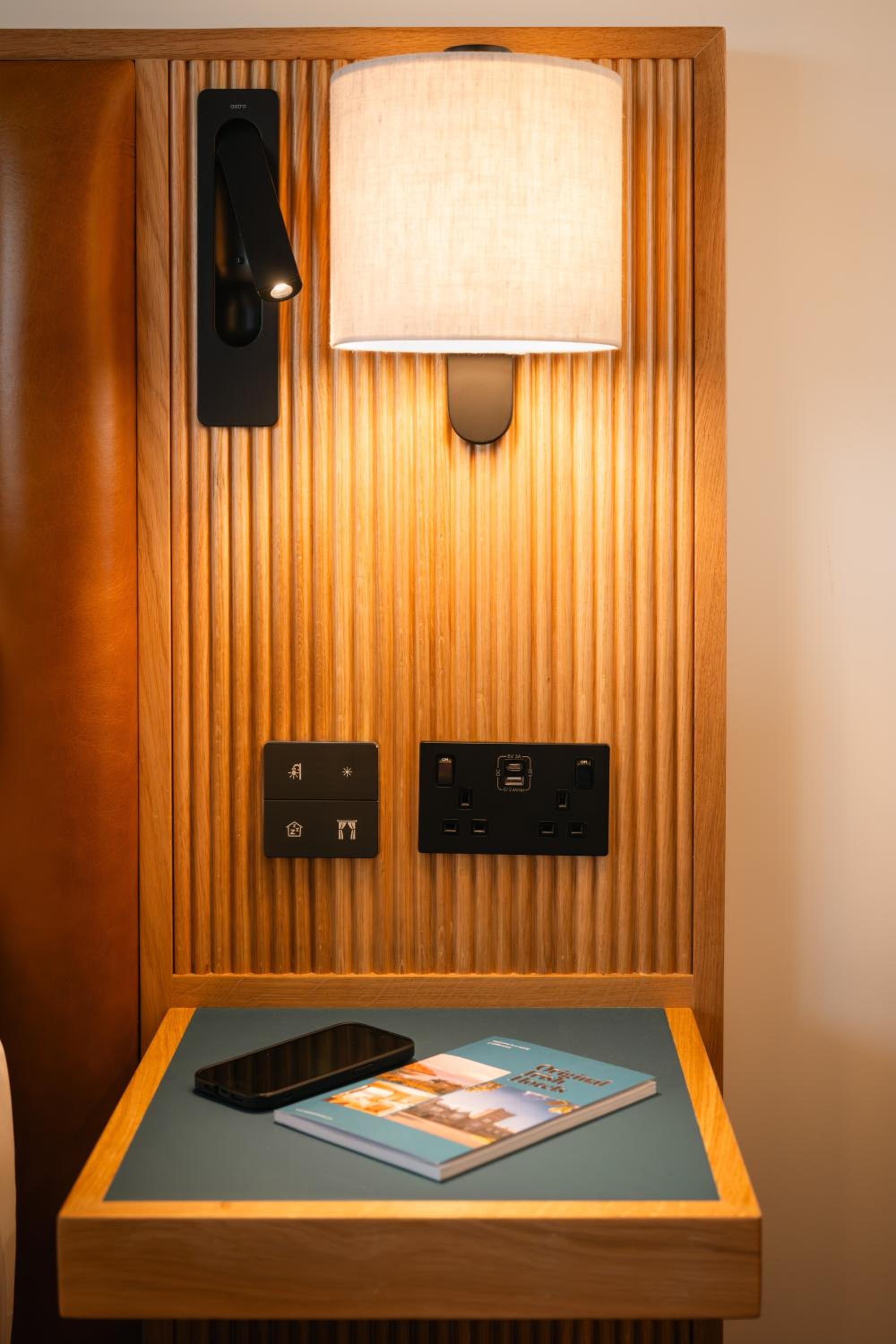 Castle View Suite - Photo 5