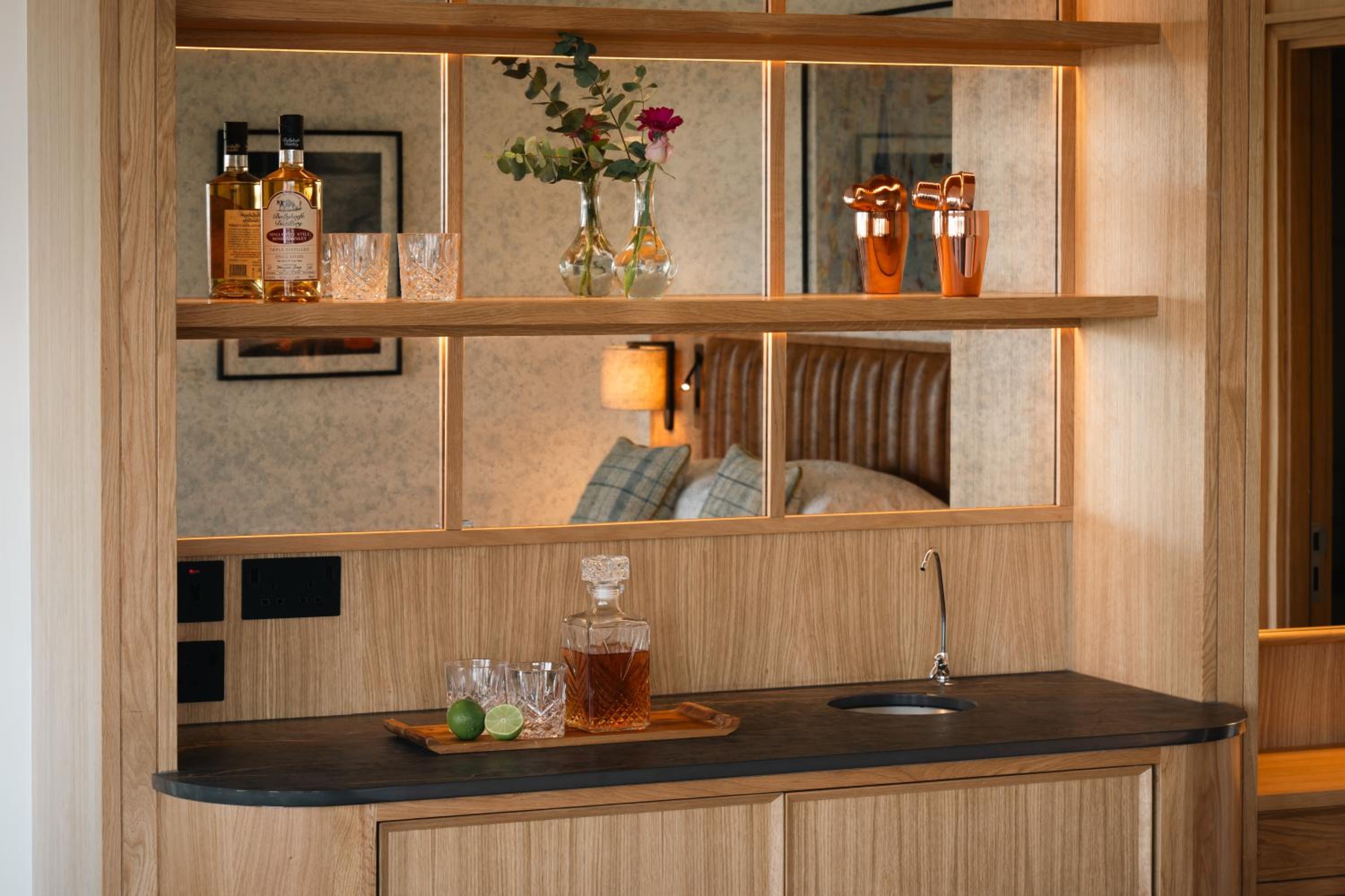 Castle View Suite - Photo 11