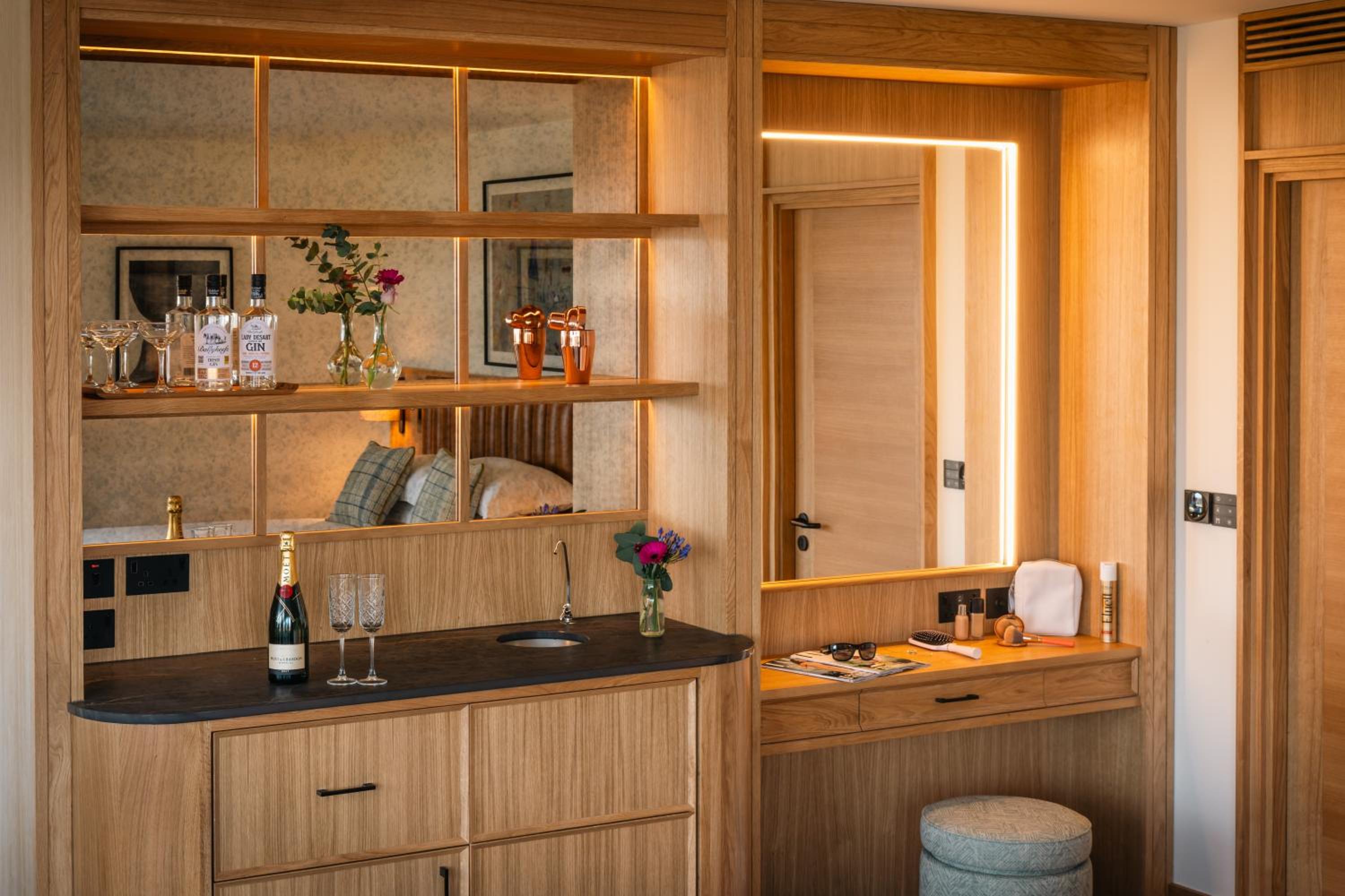 Castle View Suite - Photo 2