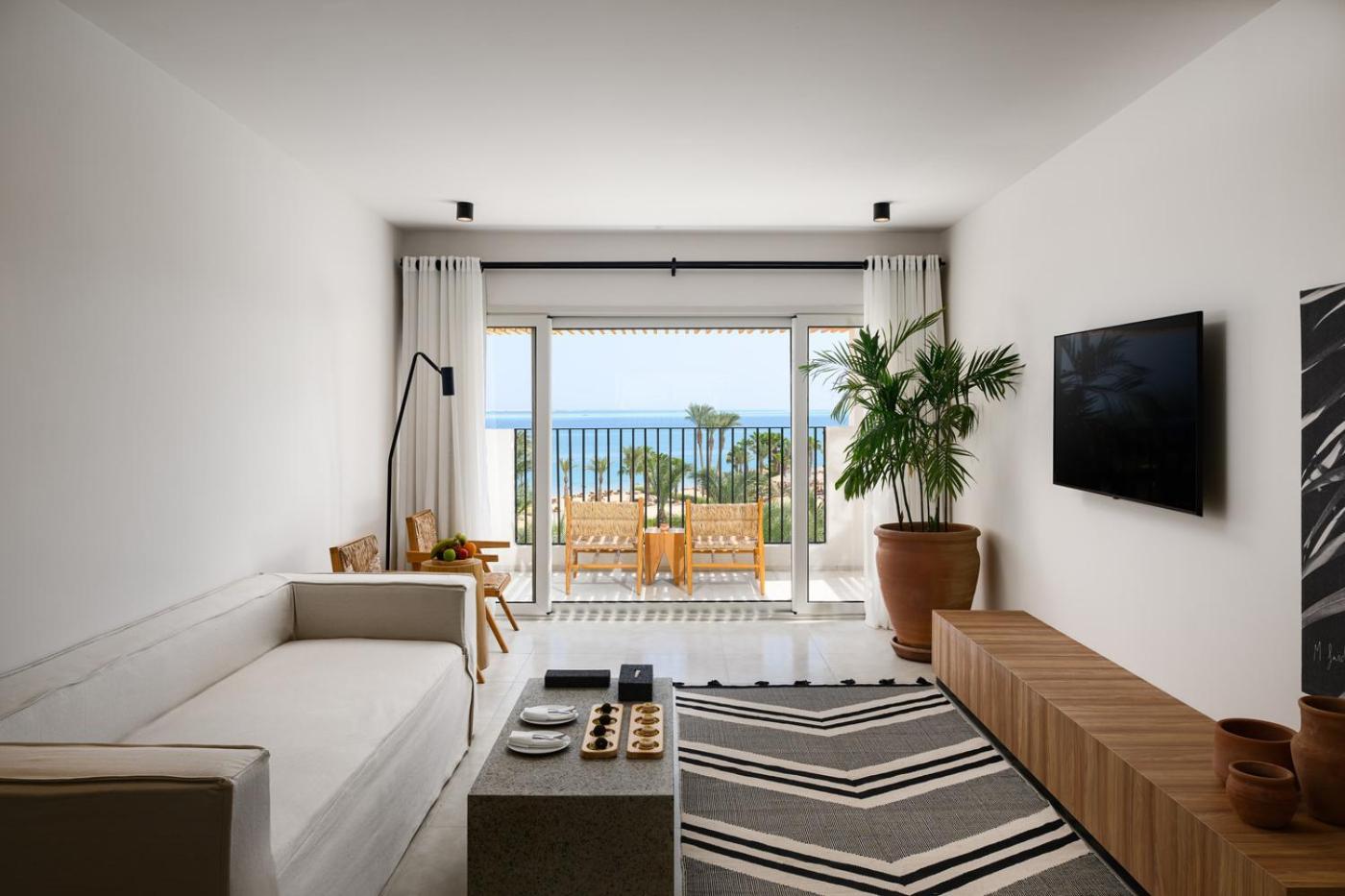One-Bedroom Suite - Photo 1