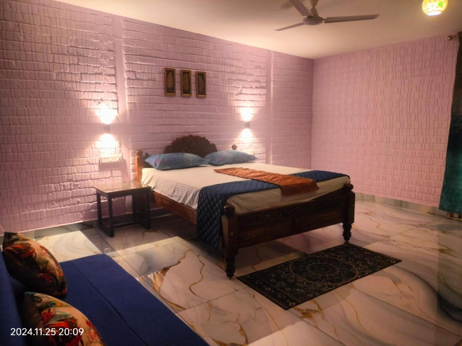 Double Room with Balcony photo 2