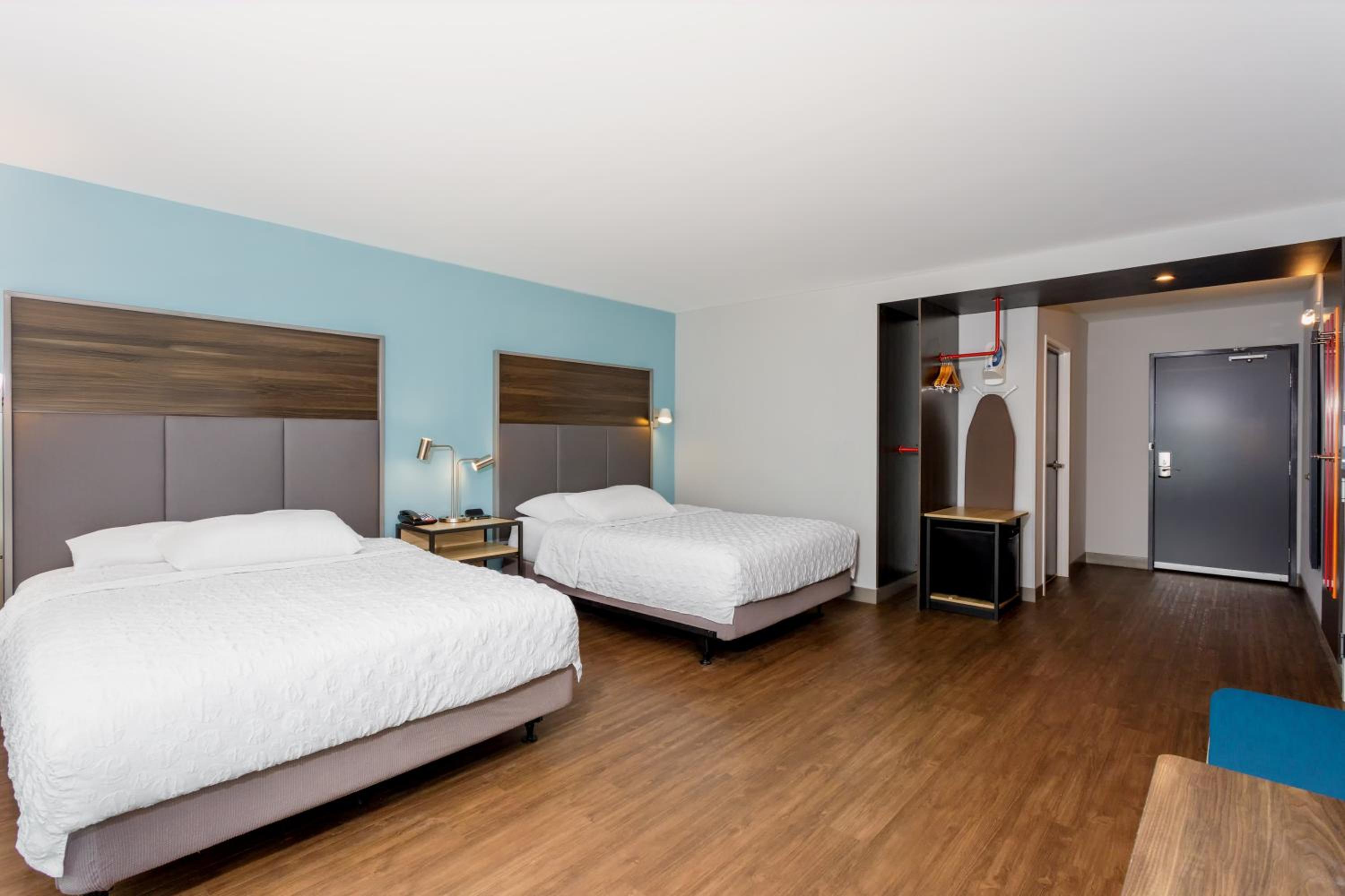 Queen Room With Two Queen Beds - Mobility Access - Photo 2