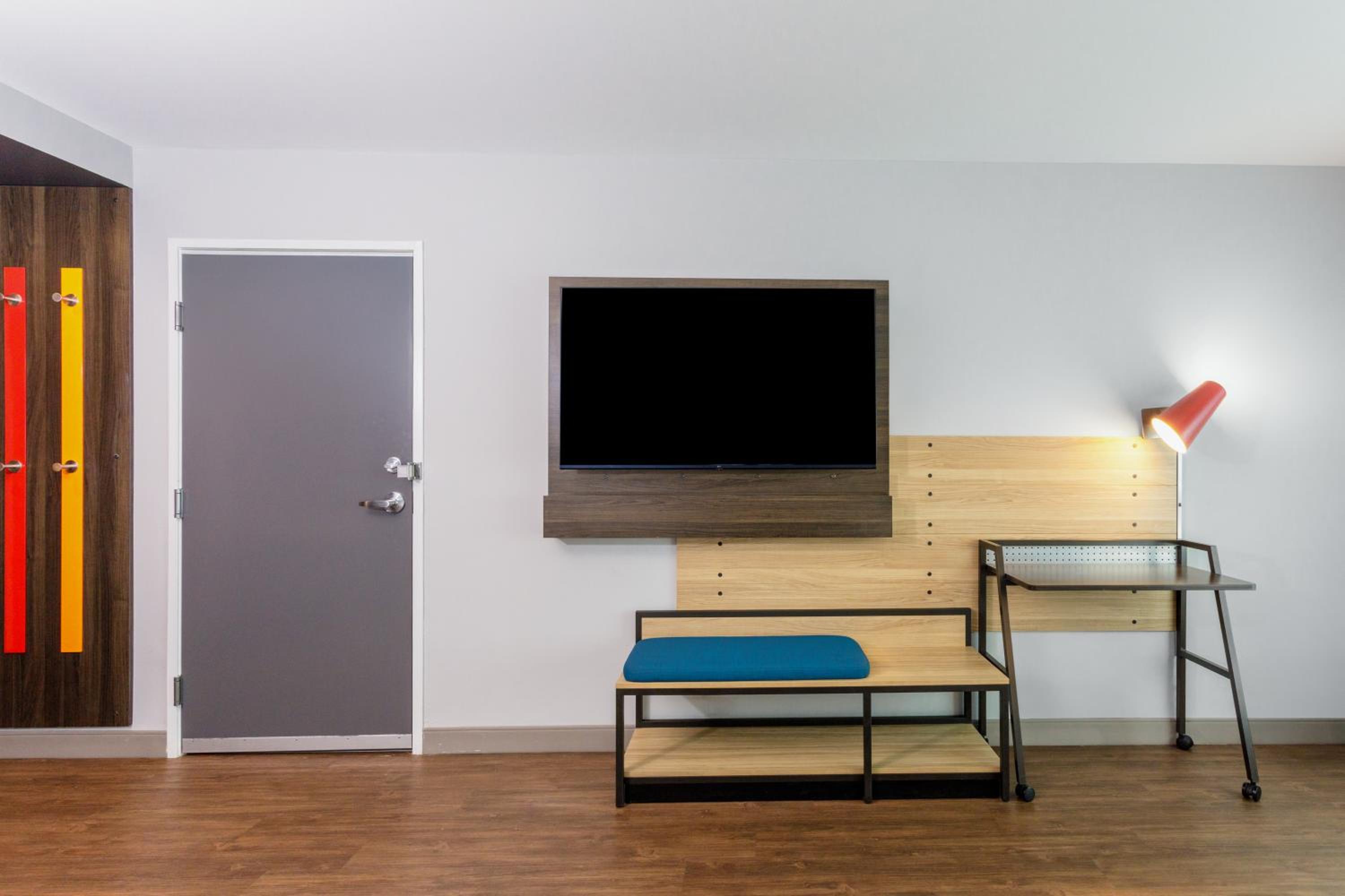 King Room With Bath Tub - Mobility Access - Photo 5