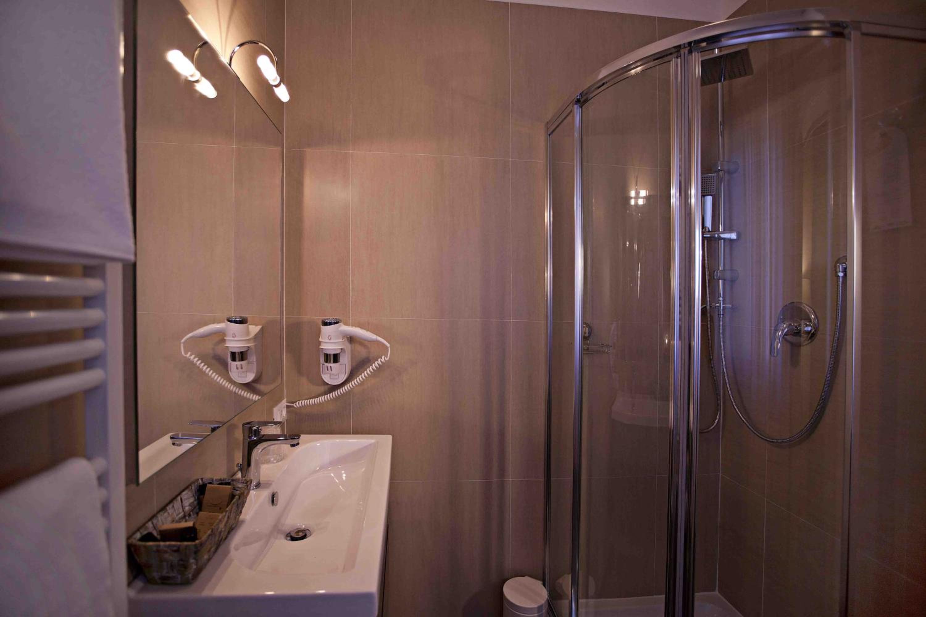 Double Room with Private Bathroom photo 3