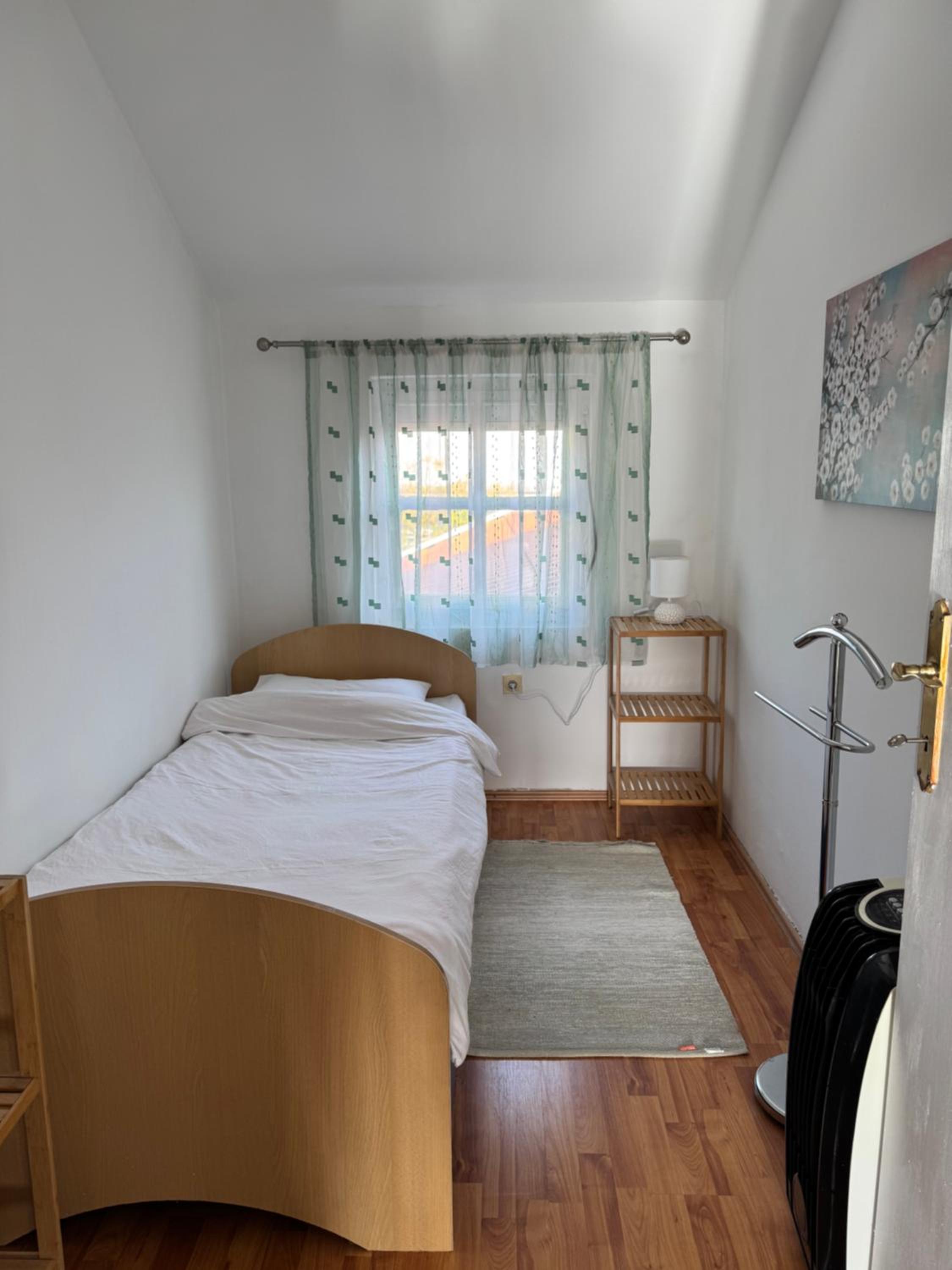 Single Room with Shared Bathroom