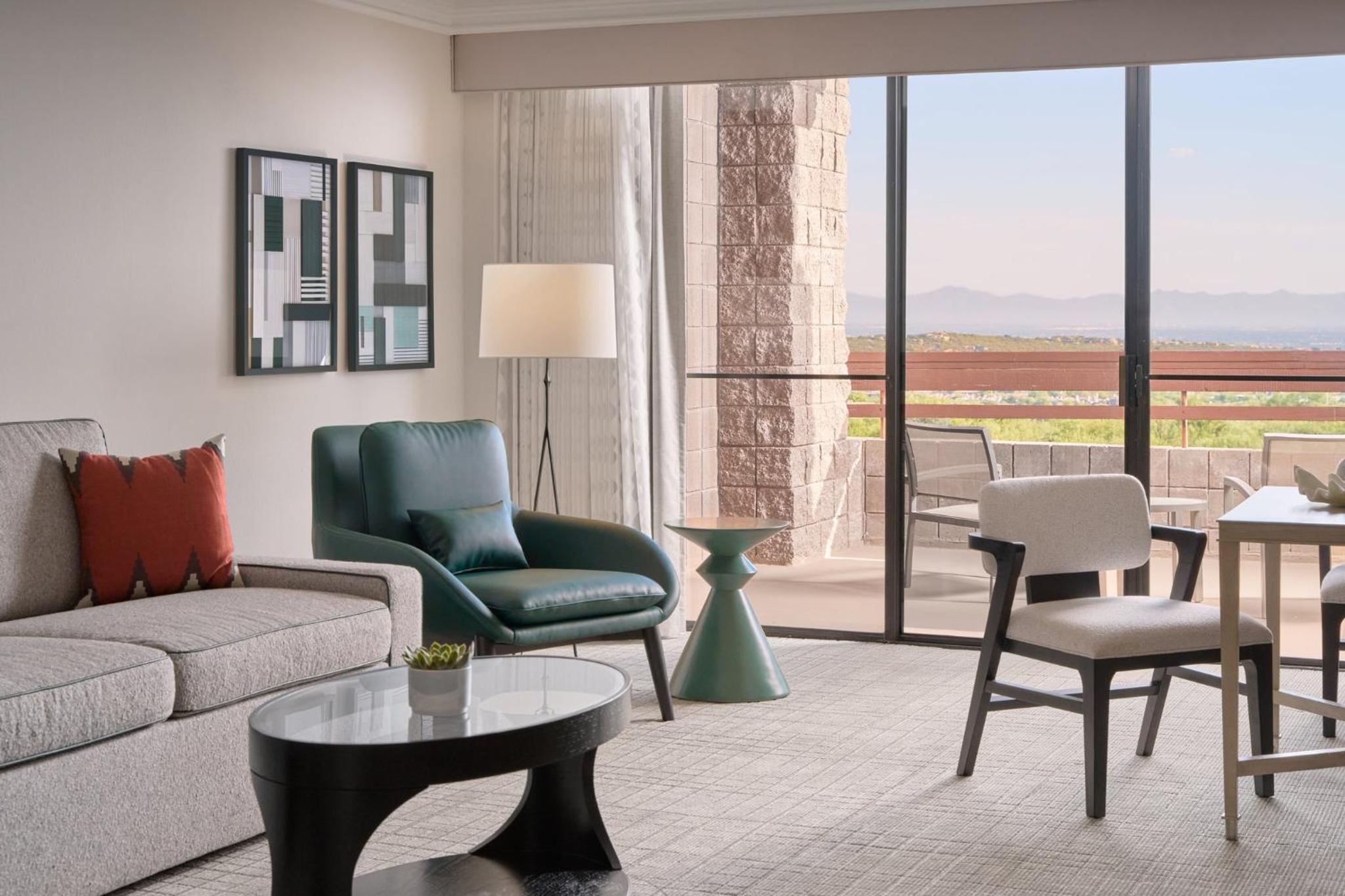 Suite - Photo 2