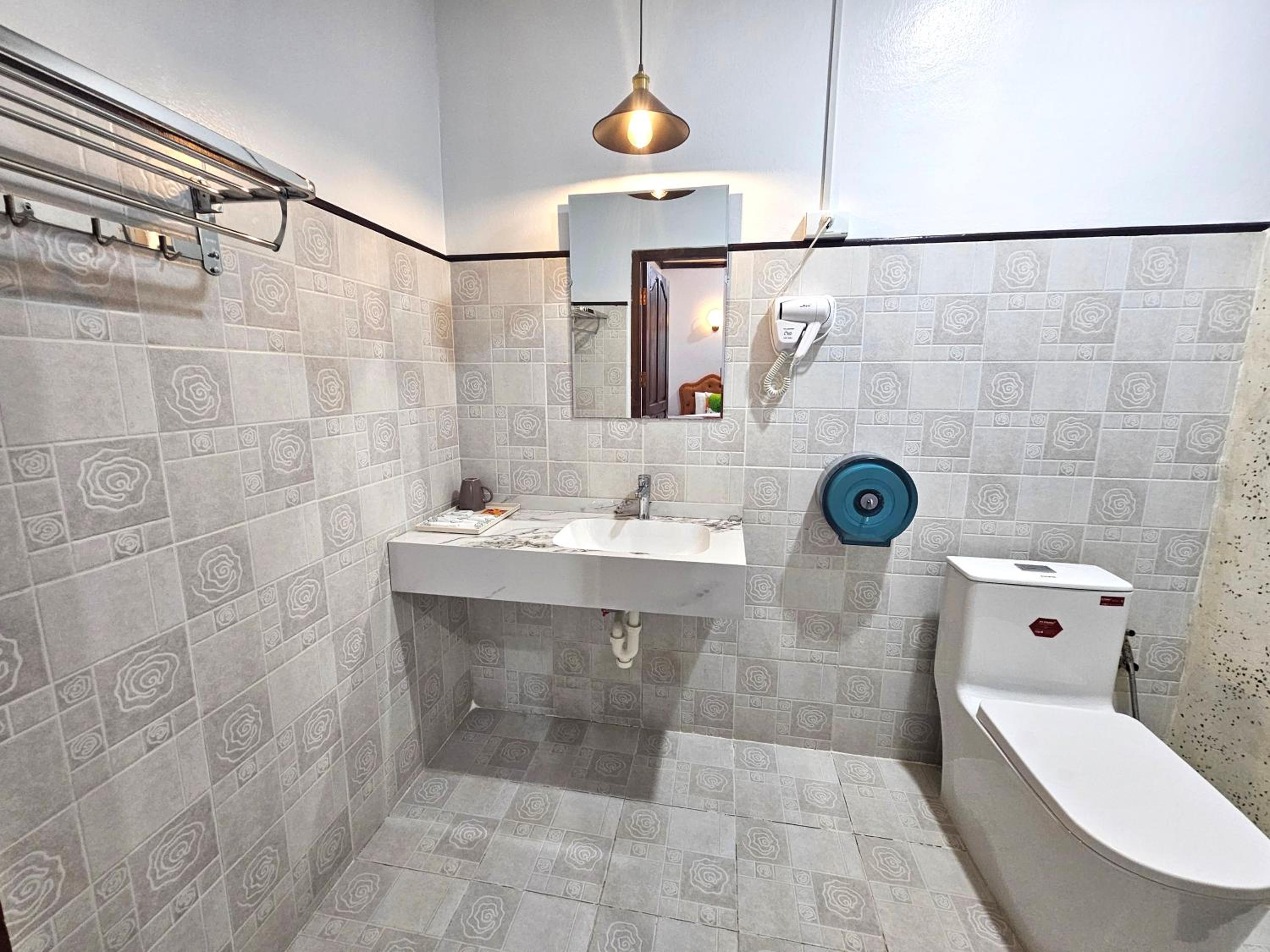 Deluxe Double Room with Bath photo 3