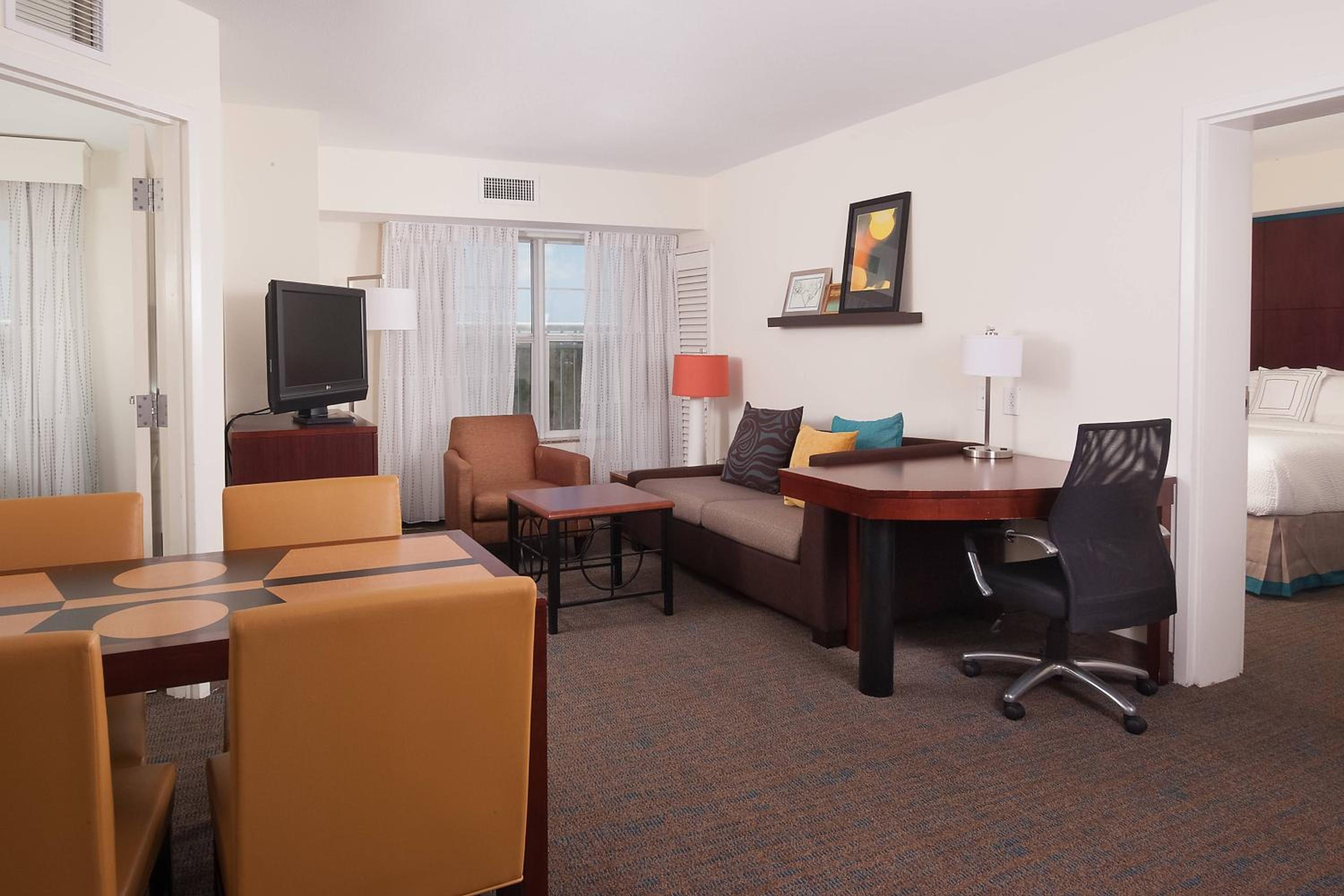 Two-Bedroom Suite with Roll-in Shower - Mobility and Hearing Accessible - Photo 1