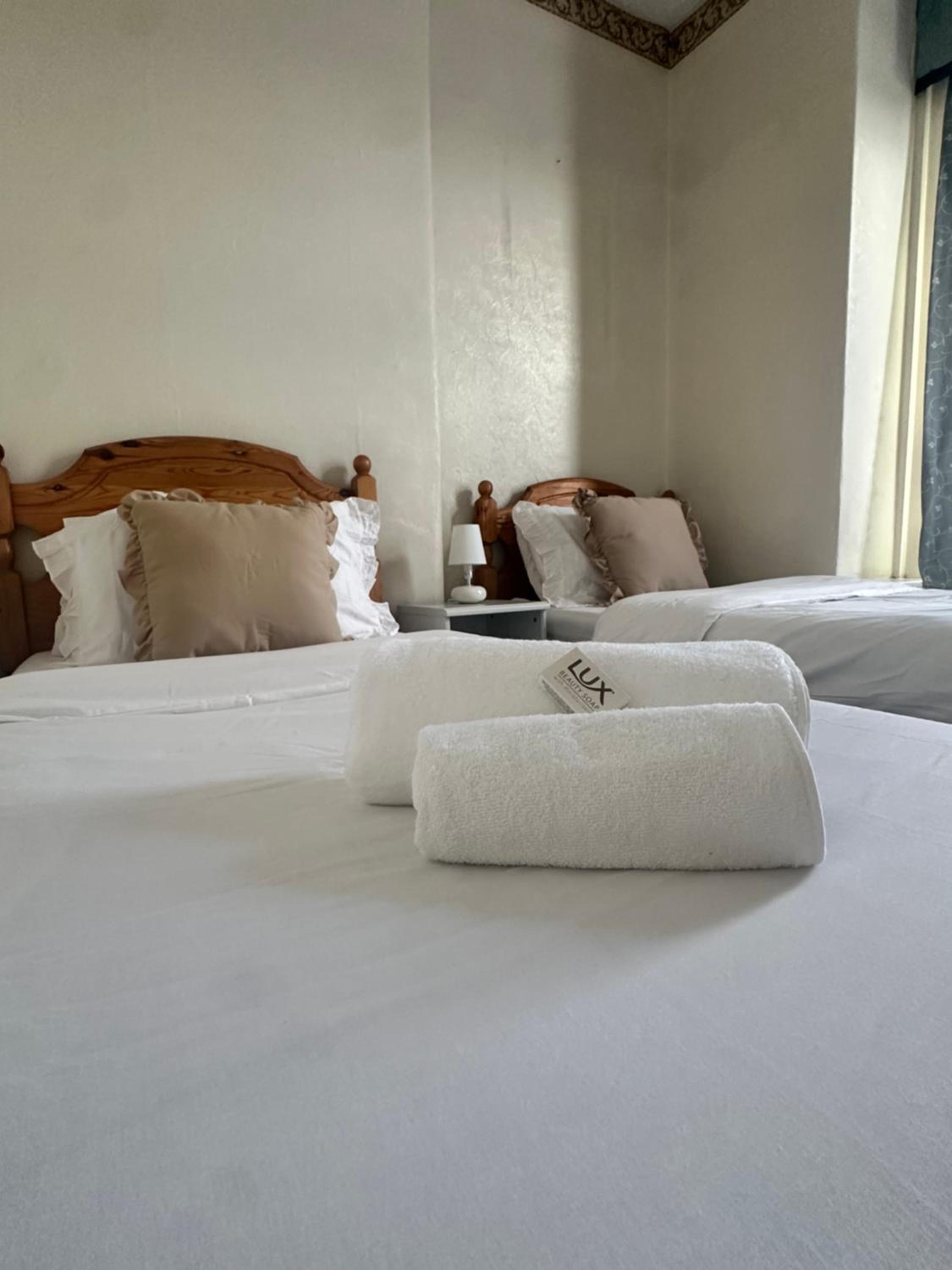Standard Twin Room with Shared Bathroom