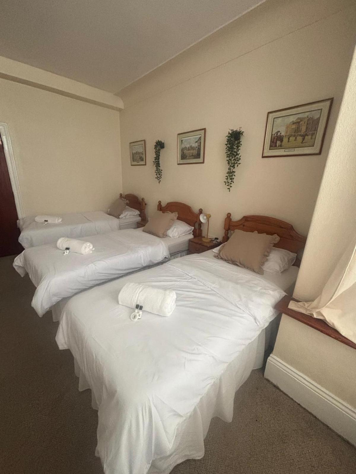 Triple Room with Bathroom