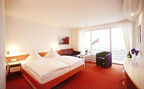 Triple Room with Lake View