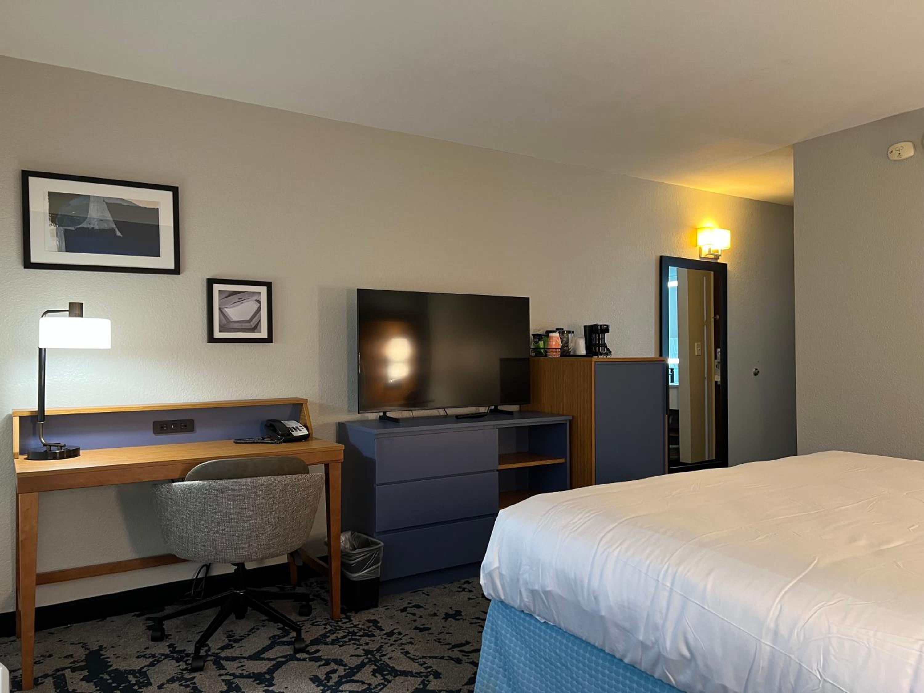 King Room - Non Smoking photo 1