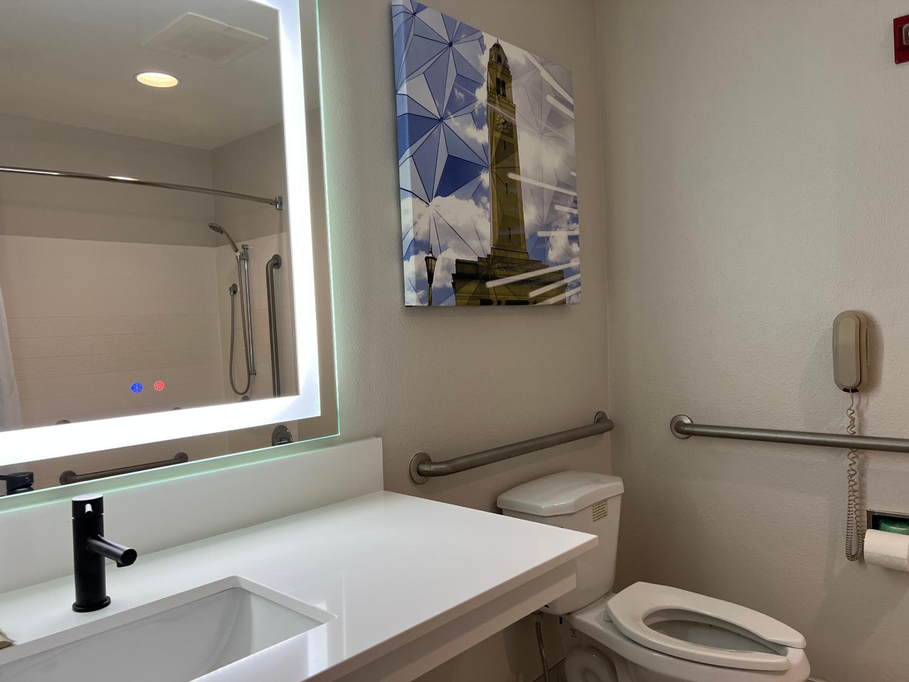 King Room with Tub - Disability Access/Non Smoking/Interior Hall photo 1