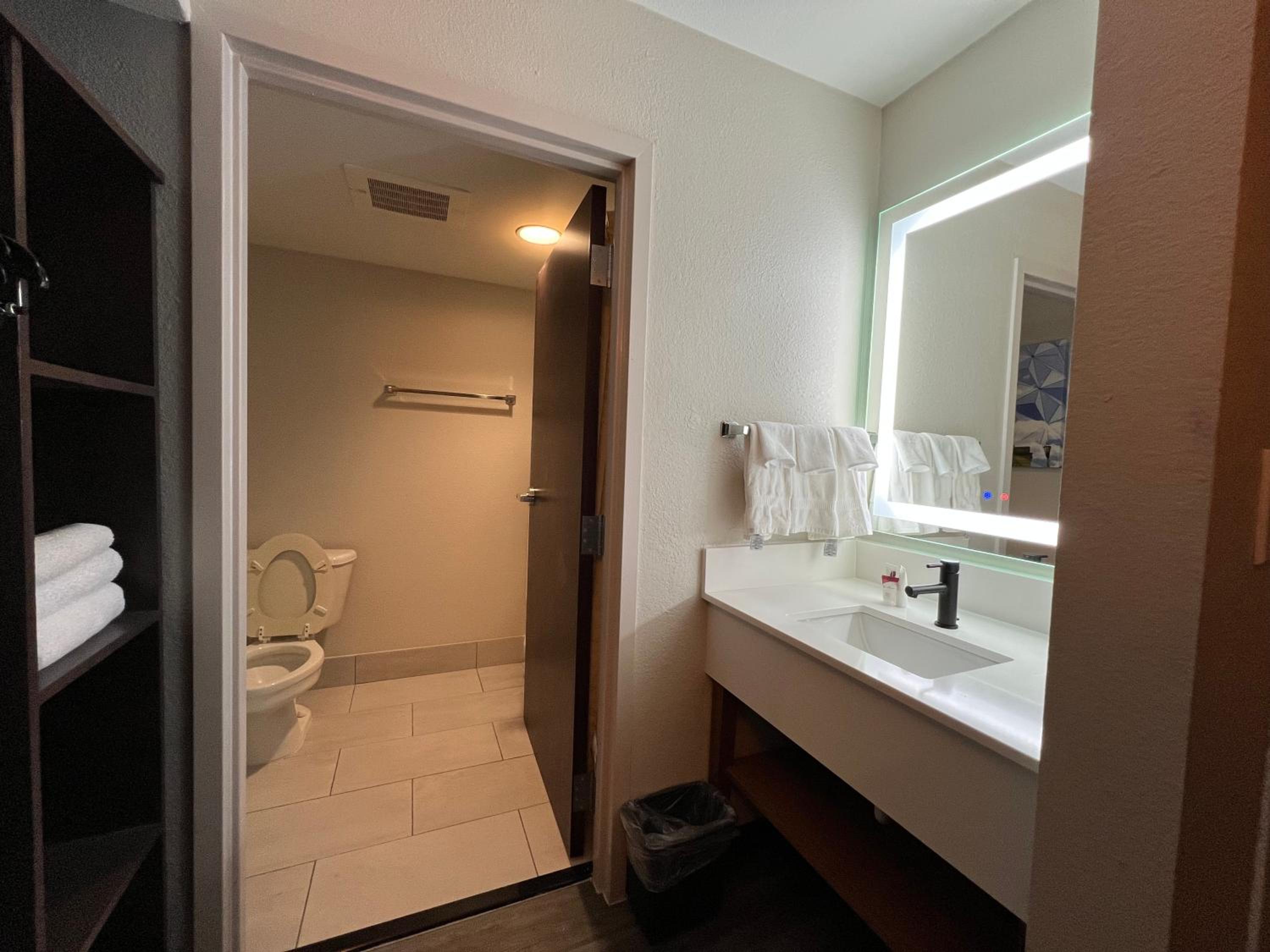 Queen Suite with Two Queen Beds and Sofa bed - Non Smoking/Interior Hall photo 2