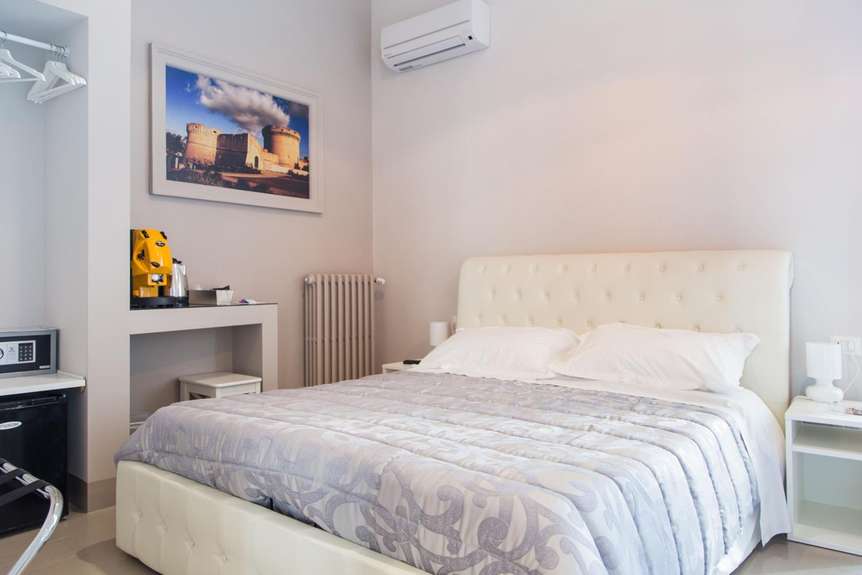 Triple Room with Private Bathroom - Photo 4