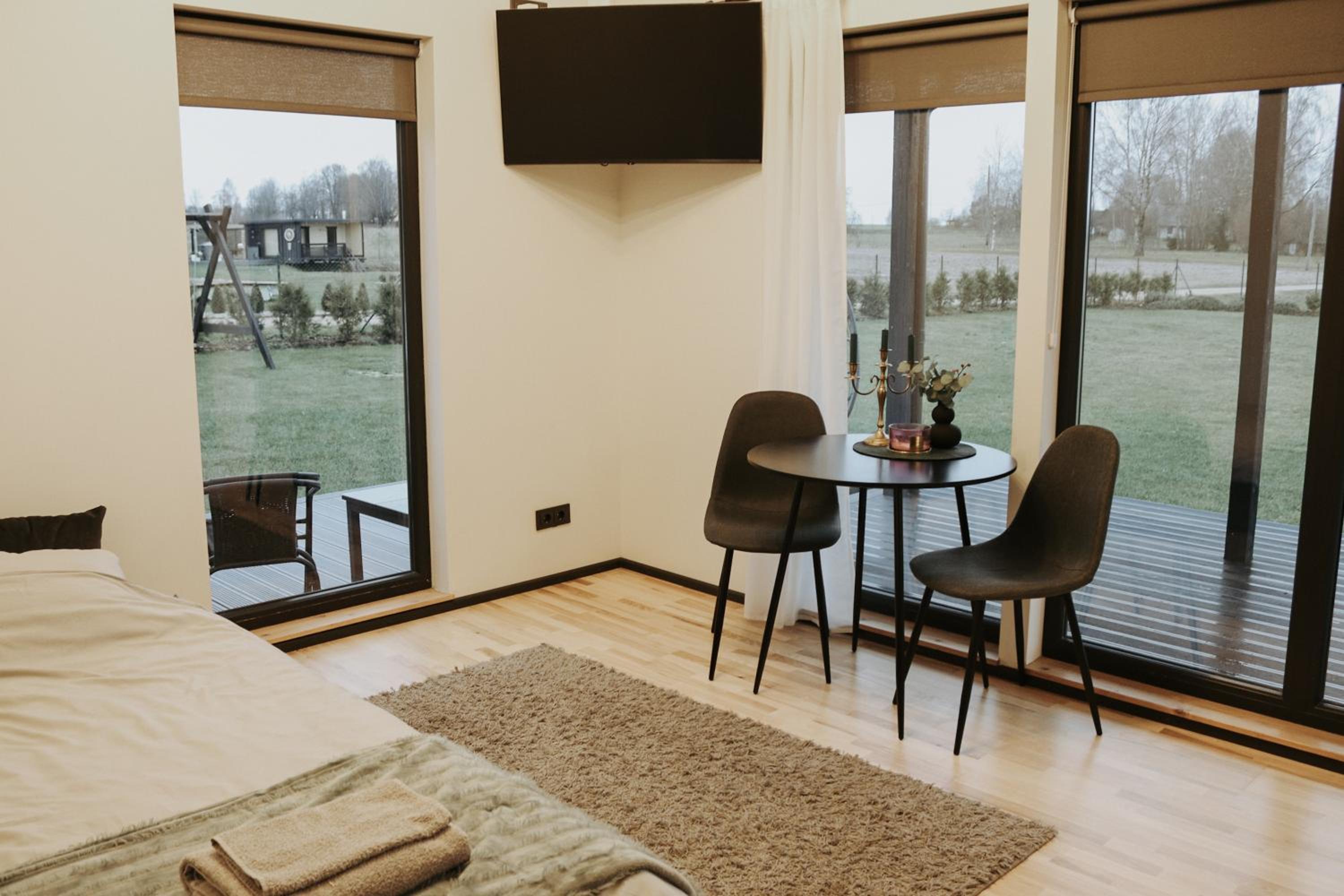 One-Bedroom House photo 2