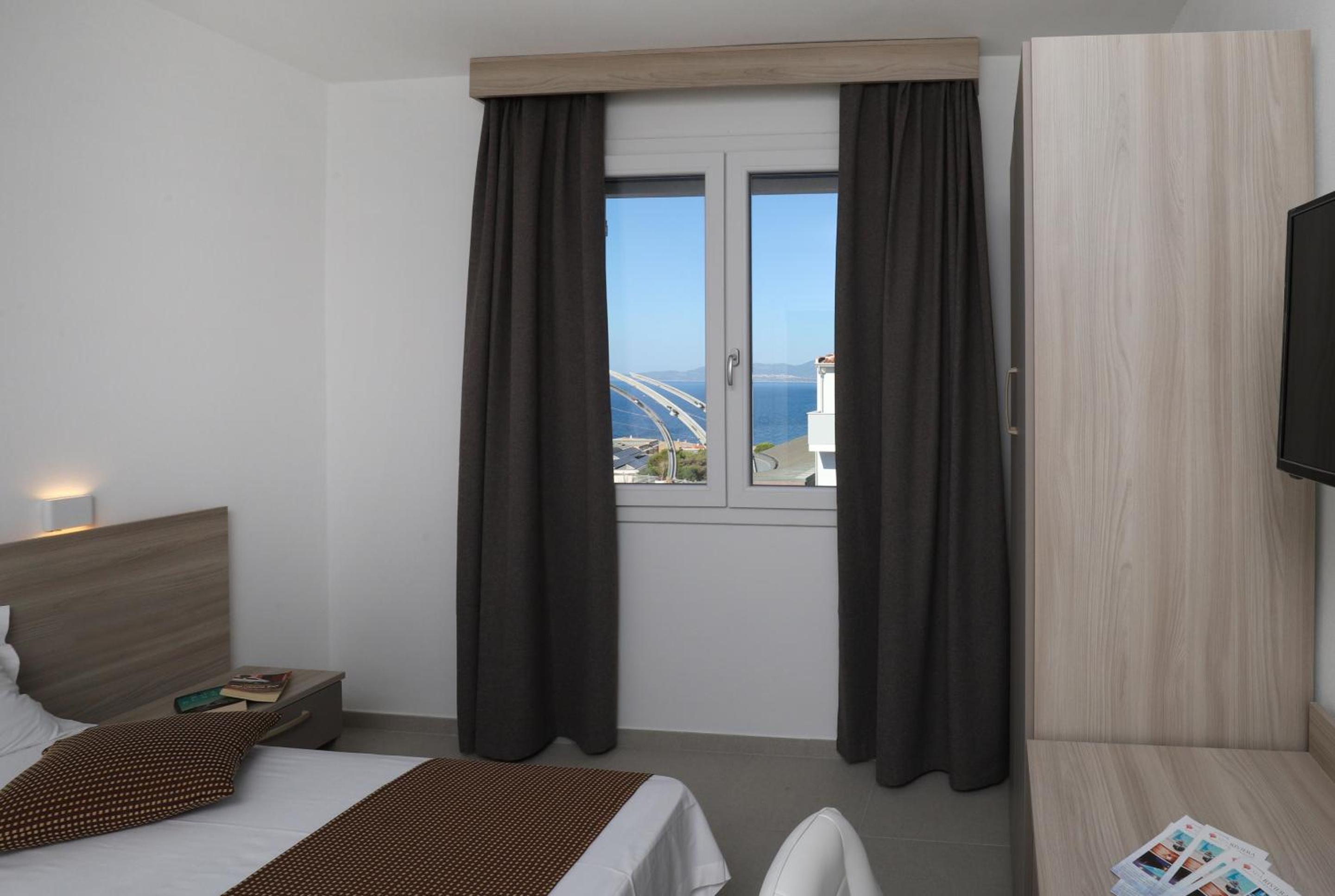 Standard Double Room - Photo 5
