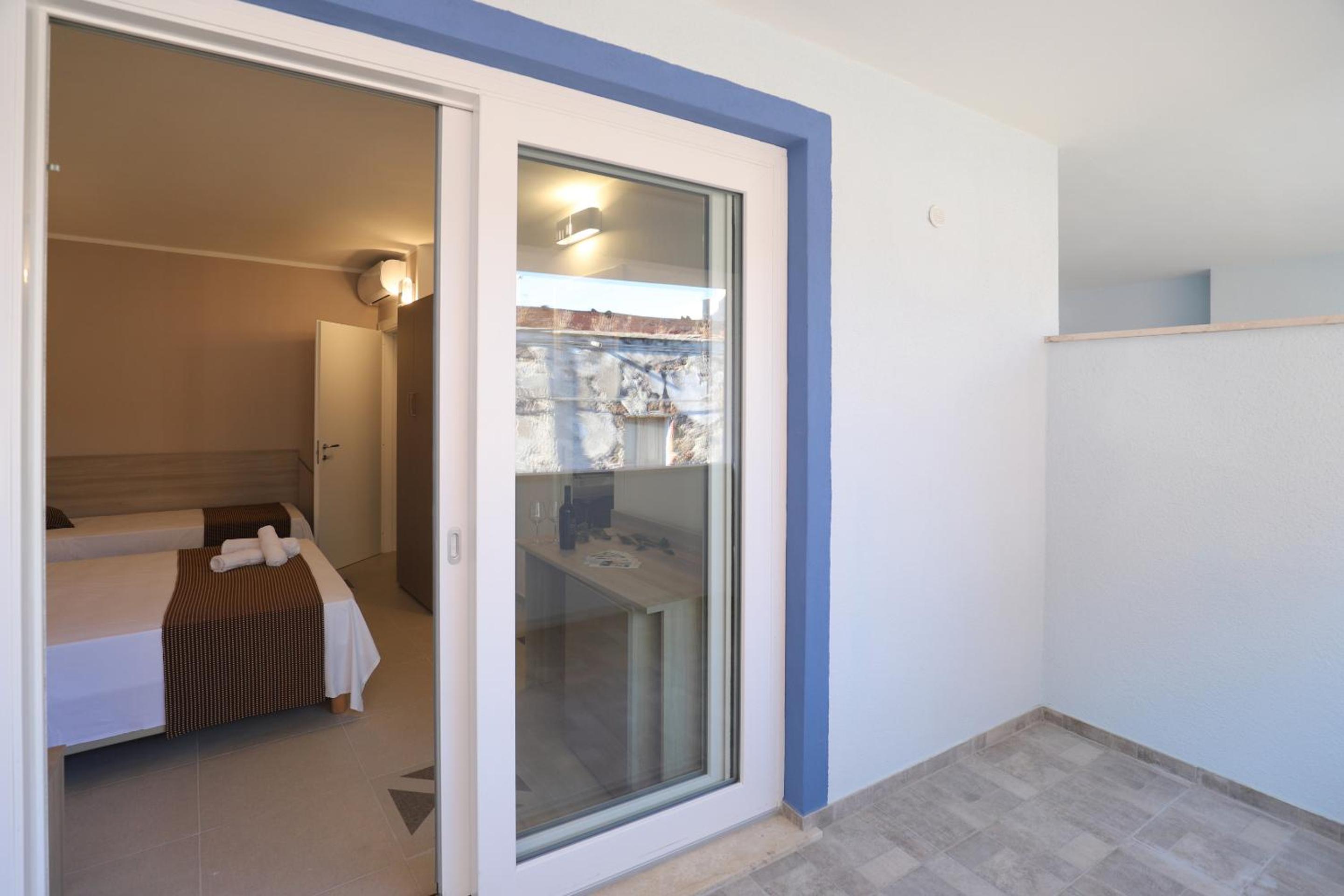 Standard Double Room - Photo 6