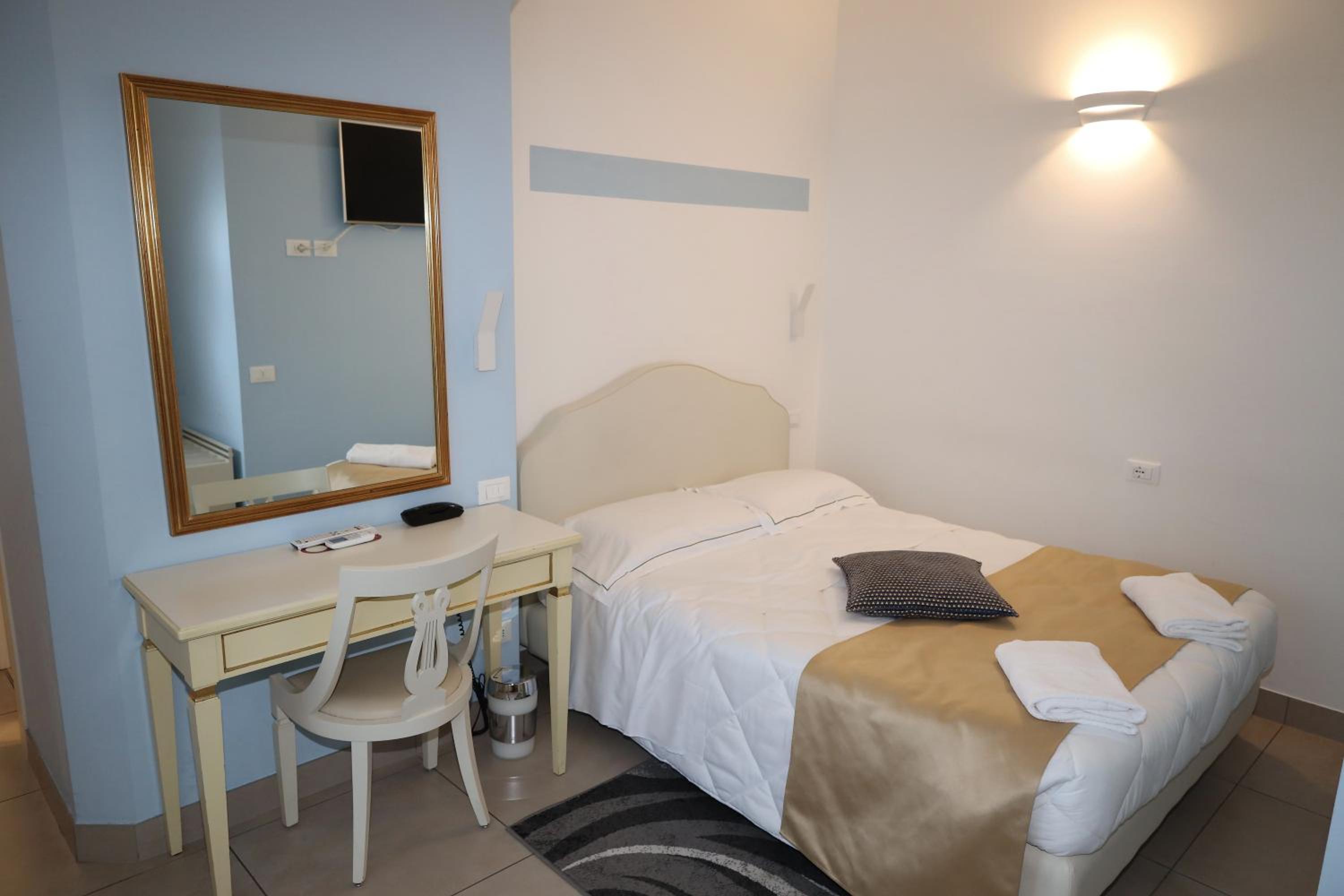 Single Room photo 1