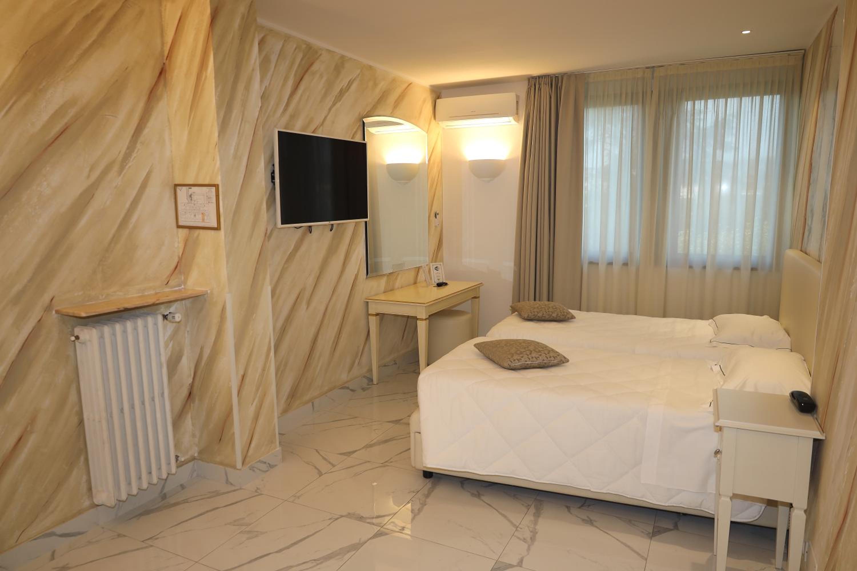 Twin Room photo 1