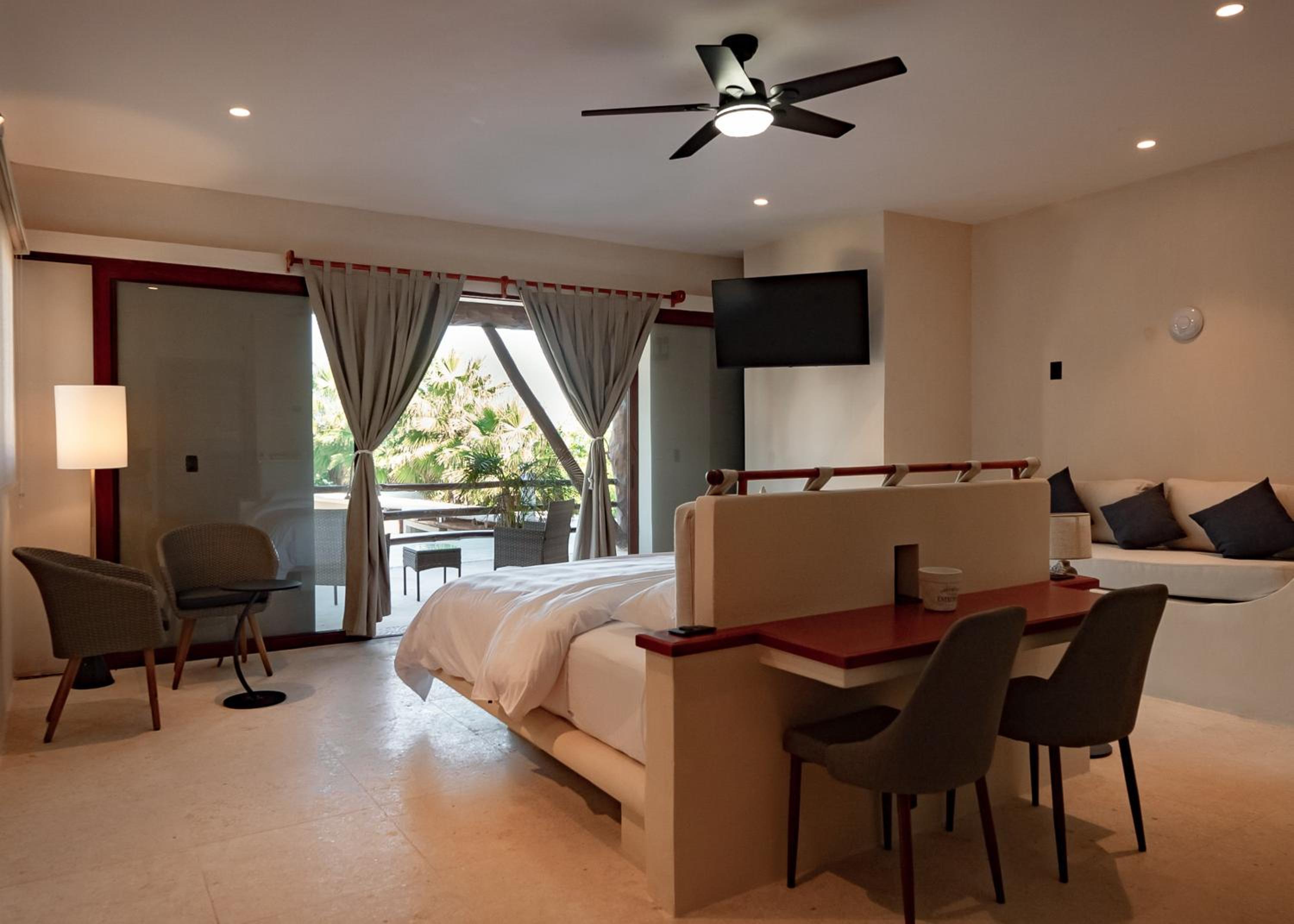 Suite with Sea View - Photo 5